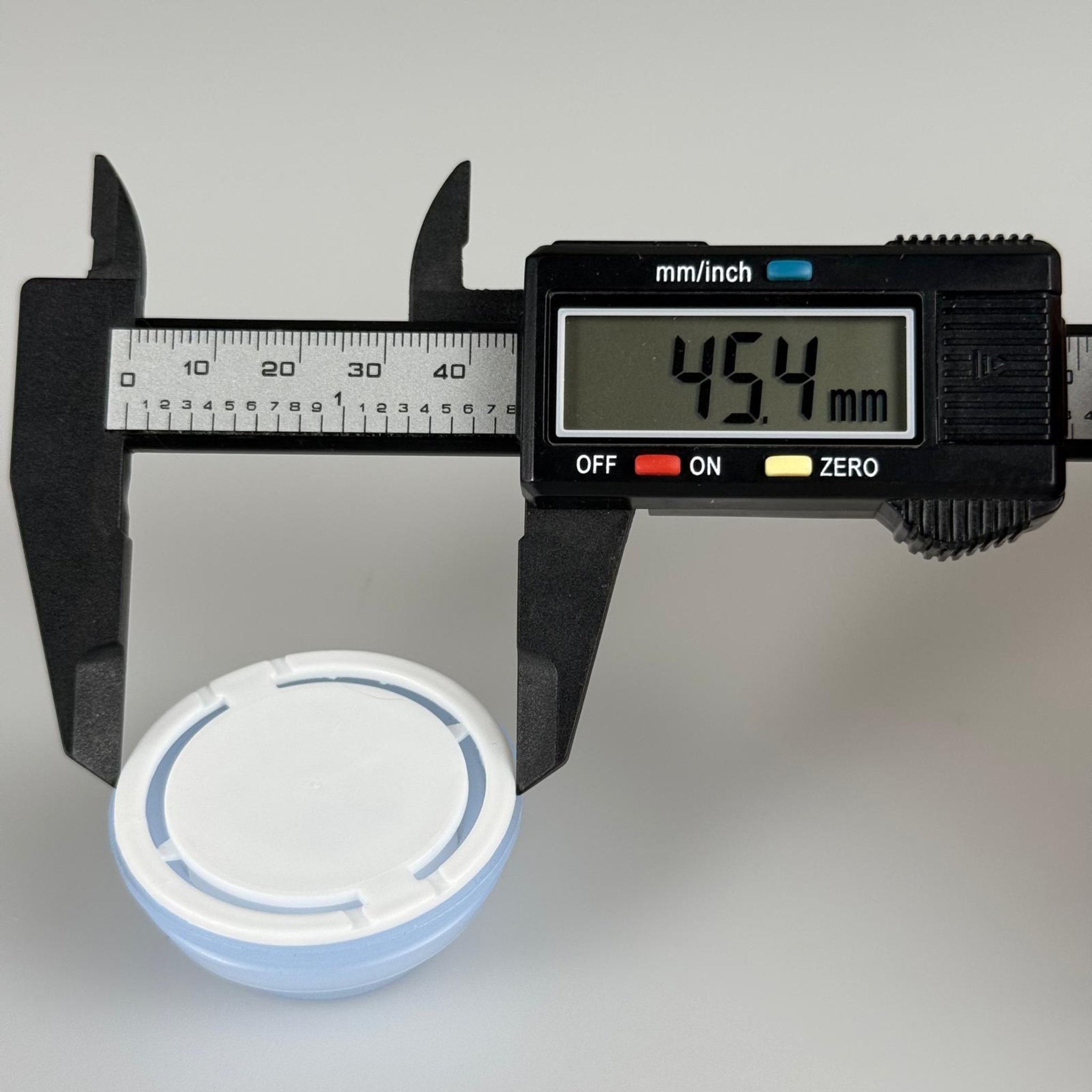 42 MM P2 K CL NATÜREL BEYAZ BERİCAP (SOLVENT VE TİNER TENEKESİ İÇİN) - TENEKE İÇİN PLASTİK KAPAK - YEDEK KİMYASAL TENEKE KAPAĞI - Çakma Metal TENEKE Kapağı