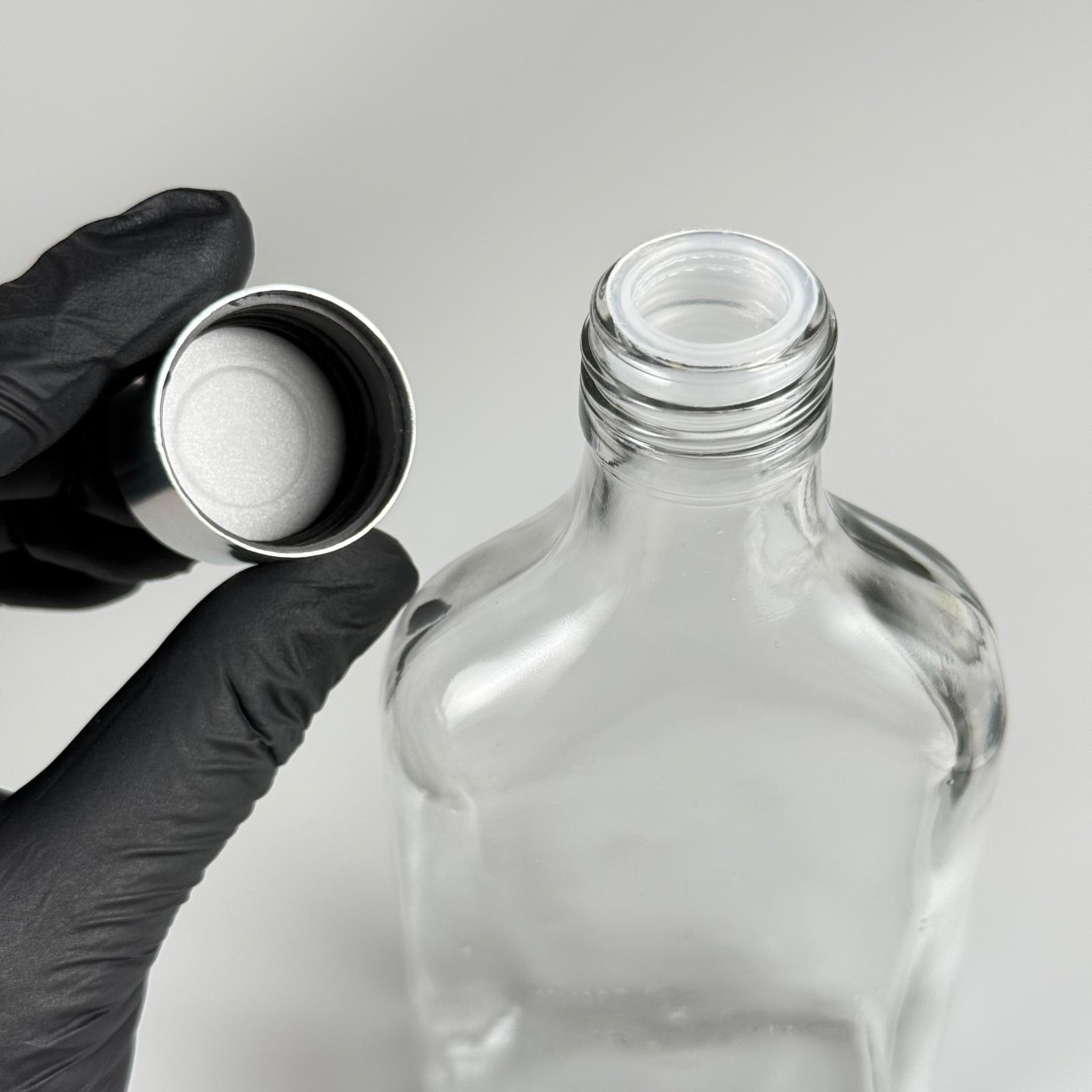 200 CC YASSI CAM COLD BREW ŞİŞE - SOĞUK KAHVE ŞİŞESİ -  ALÜMİNYUM KAPLAMALI GÜMÜŞ KAPAKLI + KÖR TIPALI TAKIM - 200 ML CAM ŞİŞE