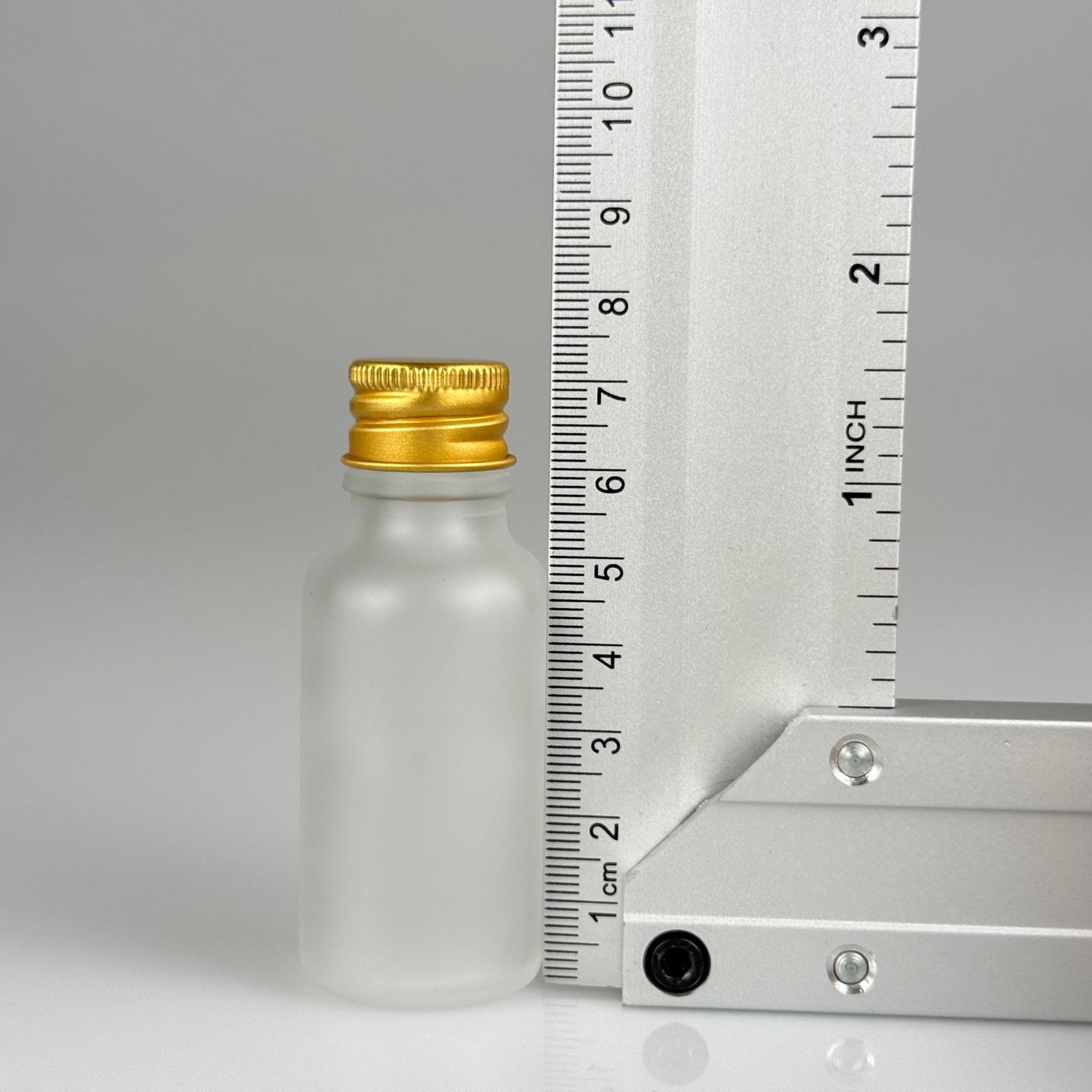 20 CC BUZLU CAM ŞİŞE + KÖPÜK CONTALI GOLD ALÜMİNYUM METAL KAPAKLI + DAMLALIKLI KOLONYA TIPALI TAKIM - 20 ML BUZLU CAM ŞİŞE