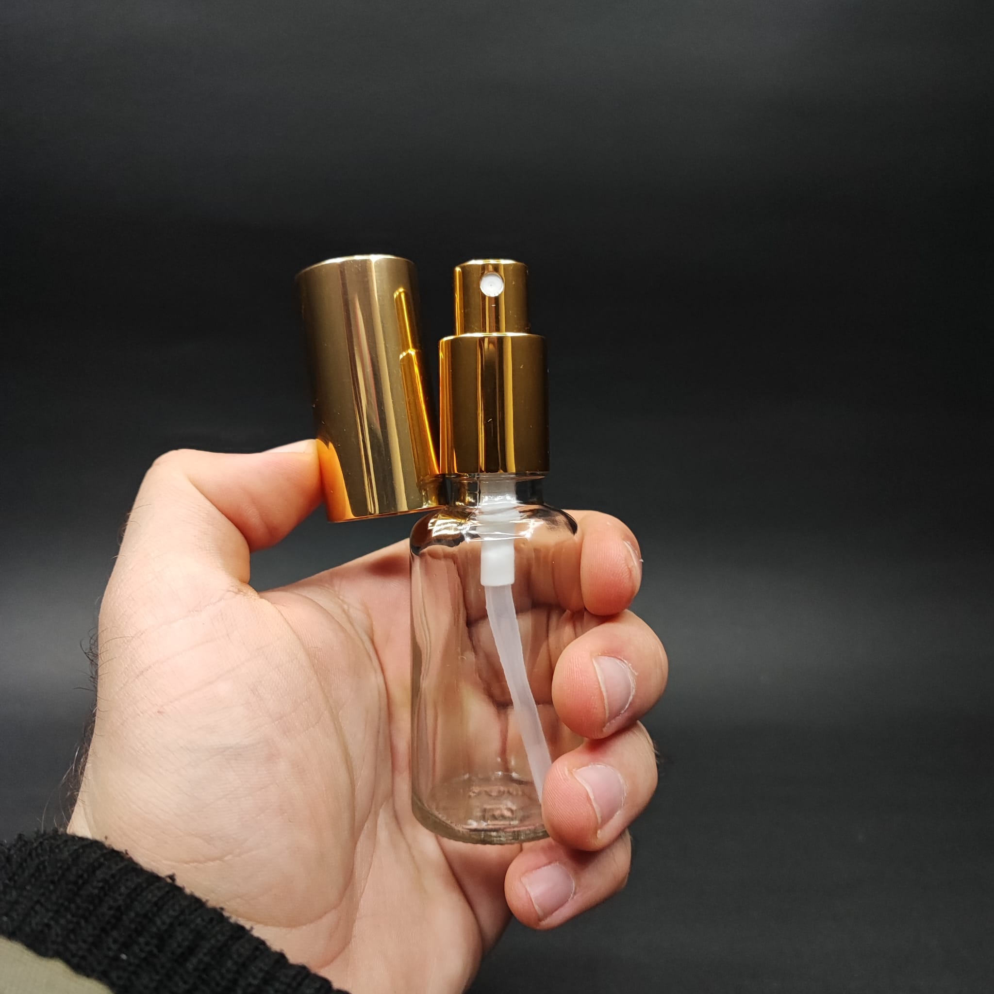 30 ML LÜKS VİDALI VALF ÇEVİRME PARFÜM ŞİŞELERİ - 30 CC ŞEFFAF CAM ŞİŞE - GOLD METAL SPREYLİ KAPAKLI SET