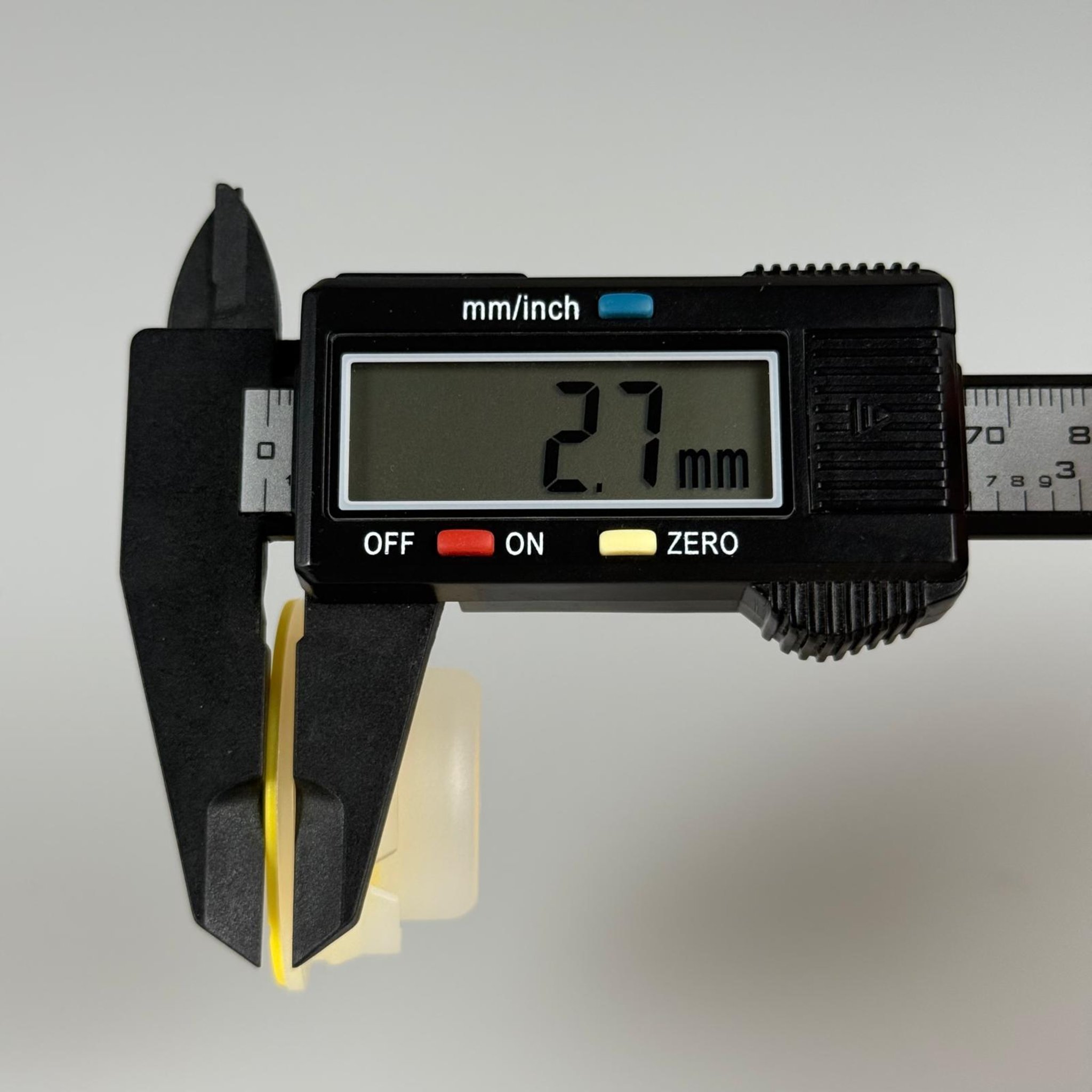 32 MM YEDEK YAĞ TENEKE KAPAĞI - Çakma Metal TENEKE Kapağı - SARI N2 KA NG BERİCAP