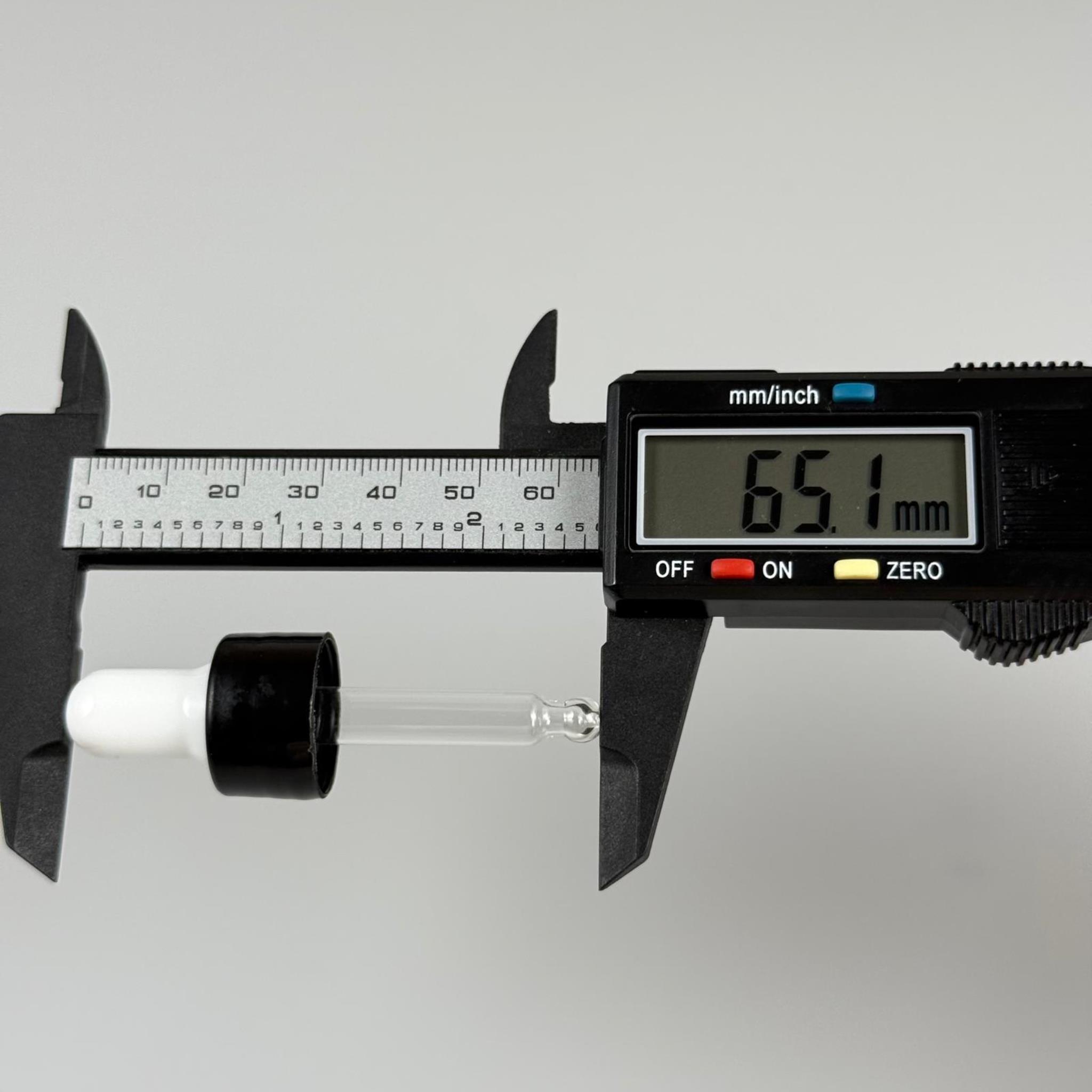 18 MM CAM DAMLALIKLI TAKIM - BEYAZ EMZİK + DELİKLİ PLASTİK DÜZ SİYAH KAPAK + 48 MM CAM PİPET