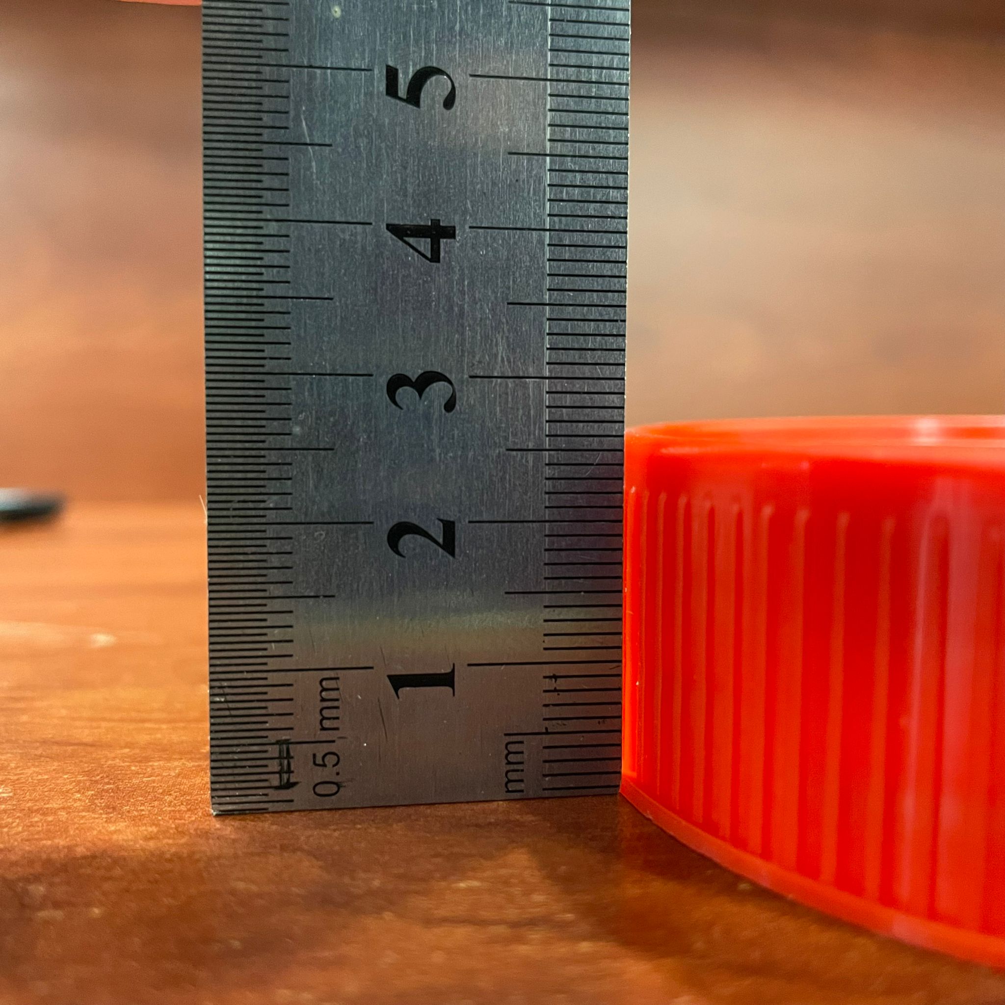 82 MM TWİST-OFF KIRMIZI PLASTİK KAPAK-DERİN ETEK (PLASTİK KAVANOZ KAPAĞI)