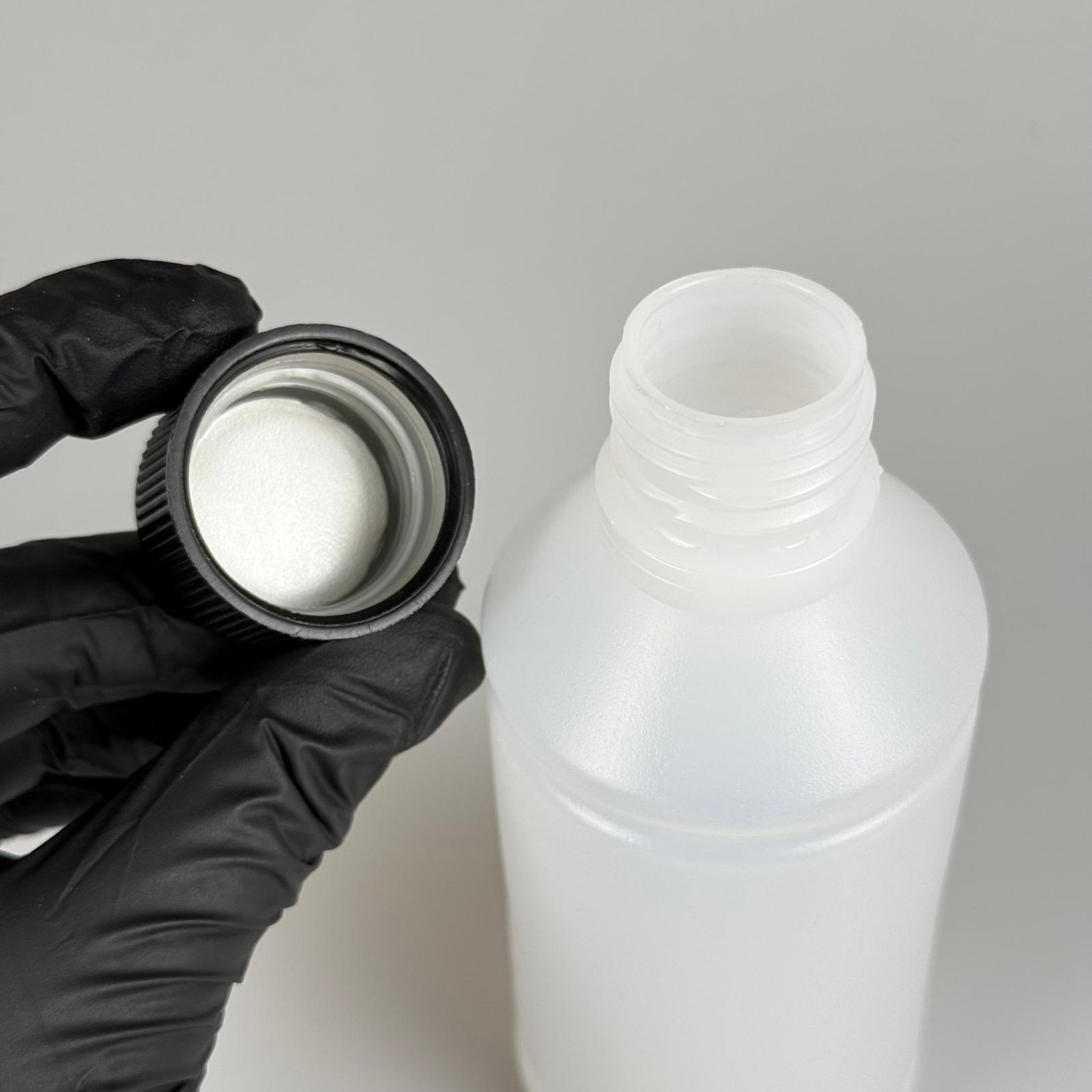 250 CC TİNER ŞİŞESİ - SİYAH ÇOCUK EMNİYET KİLİTLİ KAPAKLI - 250 ML KİMYASALA DAYANIKLI PLASTİK ŞİŞE - 0,25 LT POLİETİLEN ŞİŞE