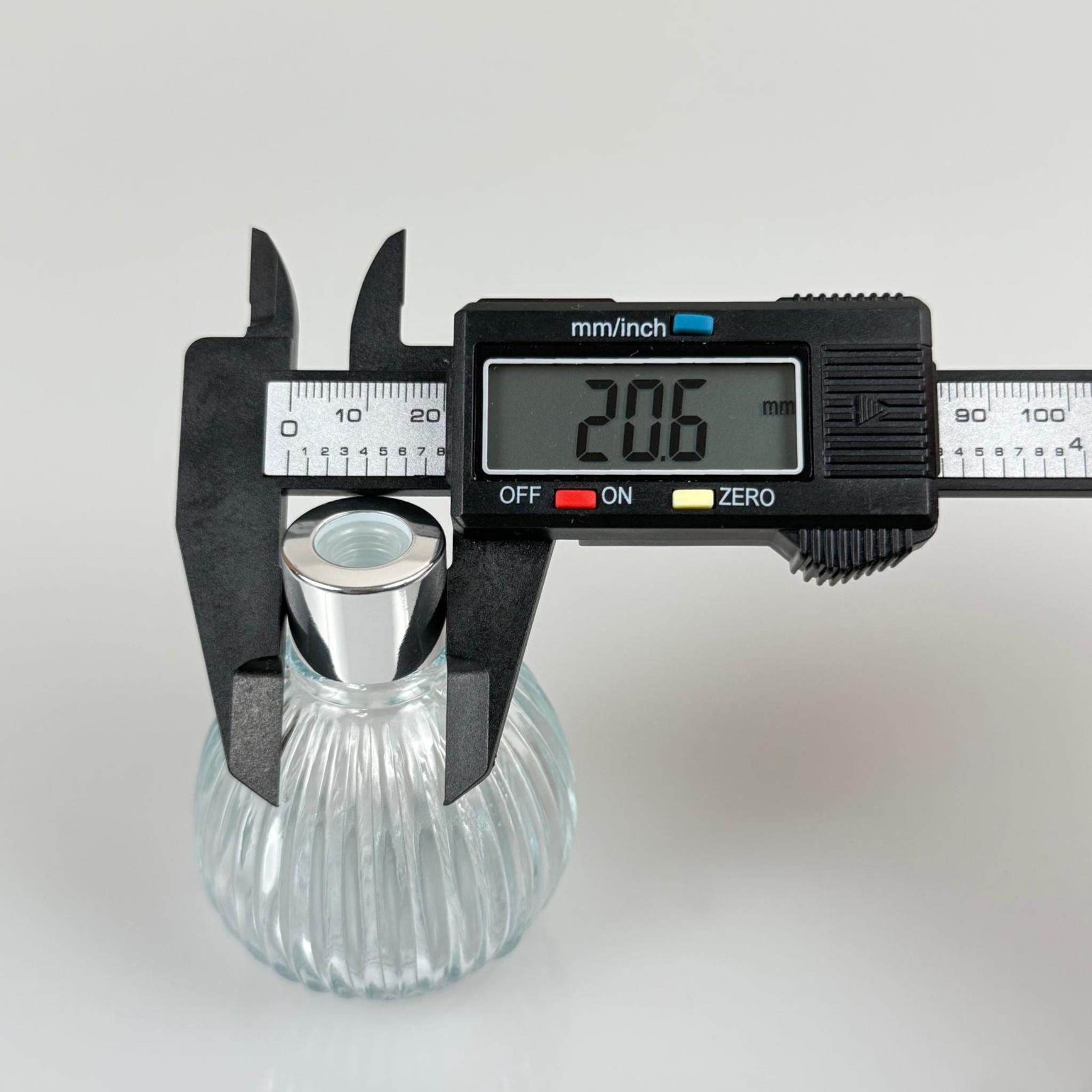 ÇİZGİLİ TOP MODEL CAM BAMBU ODA KOKUSU ŞİŞESİ + METAL GÜMÜŞ KAPAK + TIPA + KALIN BEYAZ FİBER BAMBU ÇUBUK - 50 ML SET TAKIM - HEDİYELİK PROMOSYON DİFFUSER ŞİŞELERİ