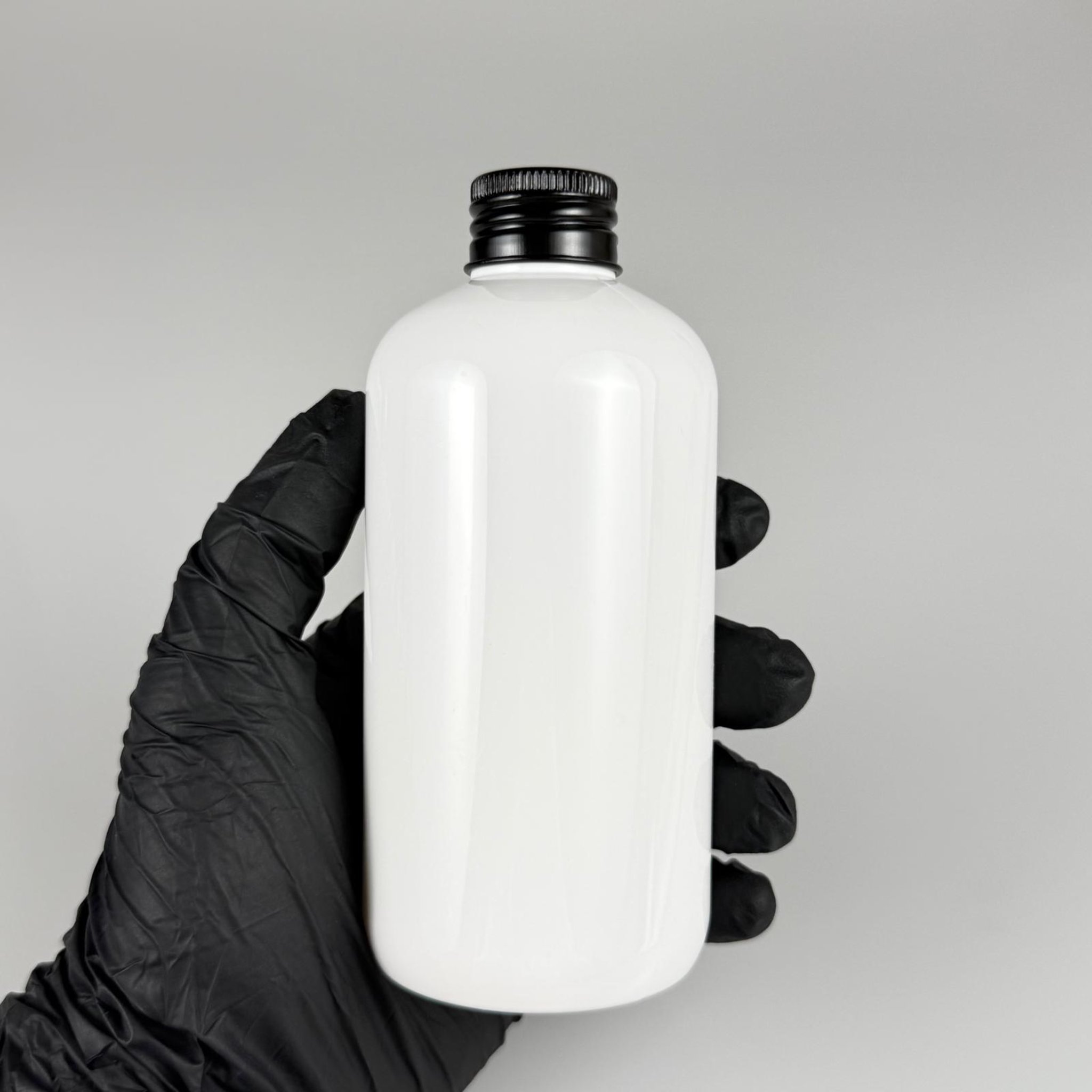 250 CC BEYAZ PLASTİK ŞİŞE ZEYNEP MODEL ( 24 AĞIZ ) + KÖPÜK CONTALI SİYAH METAL ALÜMİNYUM KAPAKLI - 250 ML KAPAKLI BEYAZ TOMBUL PET ŞİŞELER