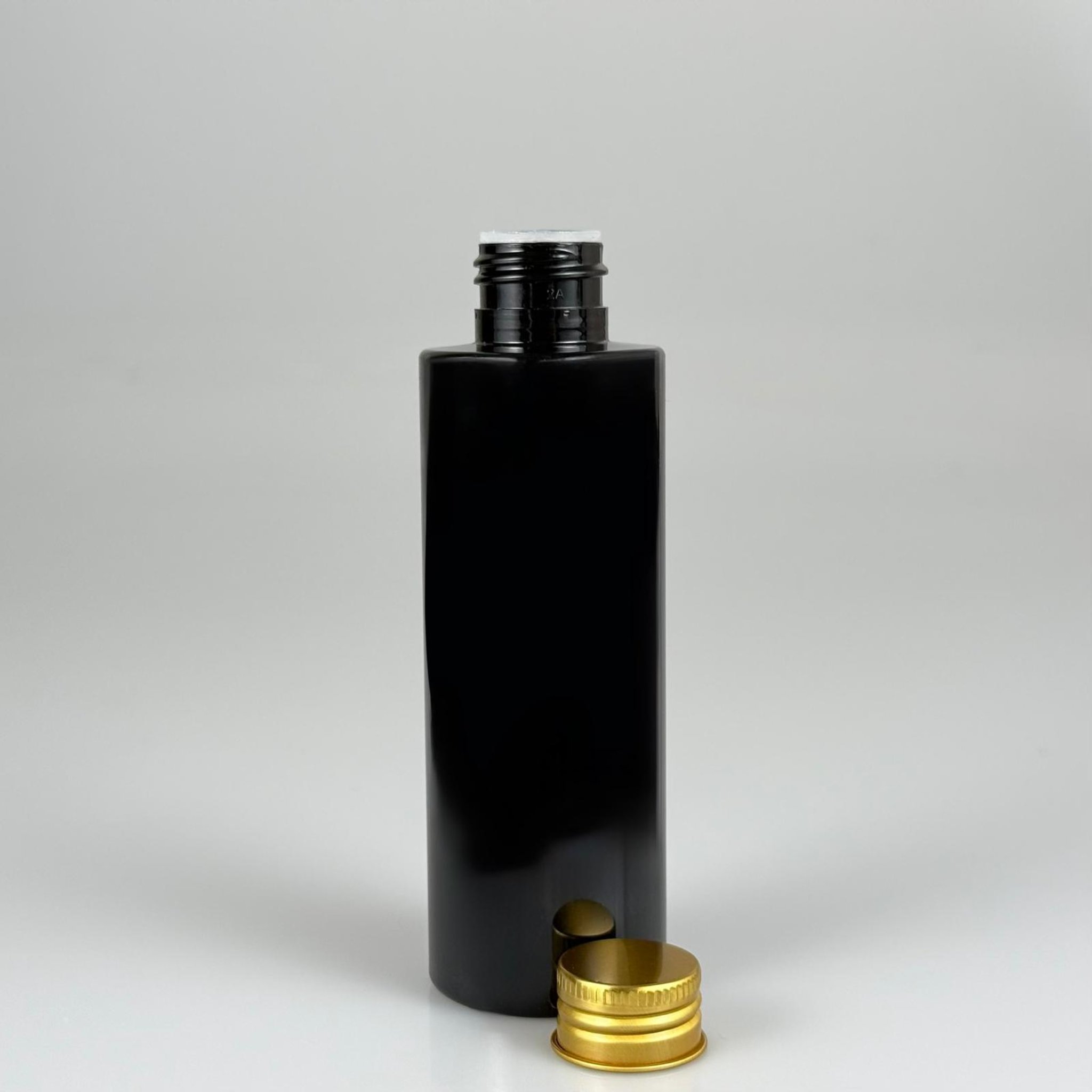 150 CC SİYAH SİLİNDİR MODEL PARLAK SERT PET ŞİŞE (24 AĞIZ) + KÖPÜK CONTALI GOLD METAL ALÜMİNYUM KAPAK + KOLONYA TIPALI TAKIM - 150 ML KAPAKLI SİYAH PET ŞİŞELER