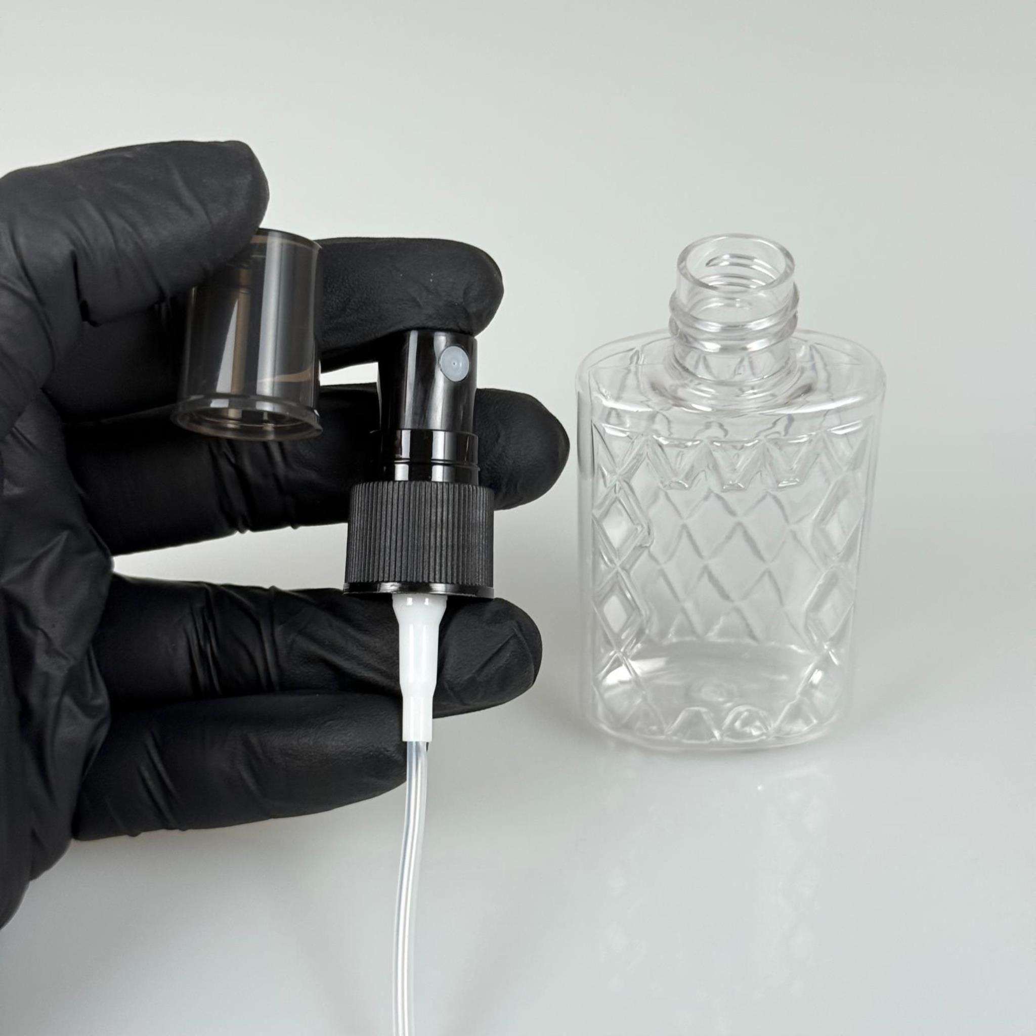 50 CC ŞEFFAF PET KÖŞELİ PARFÜM ŞİŞESİ - SİYAH SPREYLİ - 50 ML PLASTİK PARFÜM - KOLONYA ŞİŞESİ