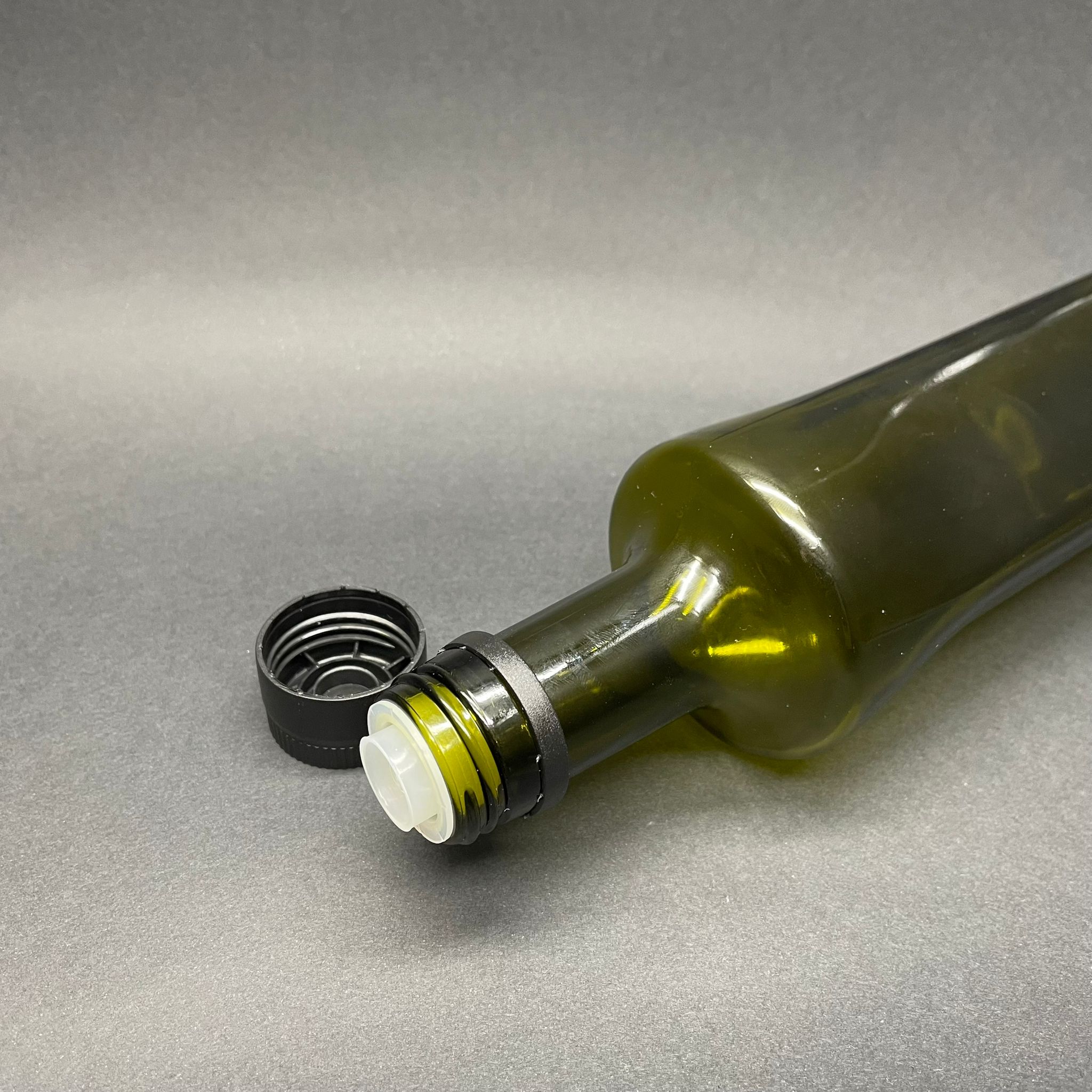 500 CC YEŞİL GEOLİVE CAM ŞİŞE - SİYAH KİLİTLİ BİLYELİ KAPAKLI - 500 ML OVAL ŞİŞE - GEOLİVE ŞİŞE 500 ML - (KONTROLLÜ AKITAN ZEYTİNYAĞ KAPAK) - zeytinyağı için renkli cam şişeleri - Şişecam Stok Kodu: 127050