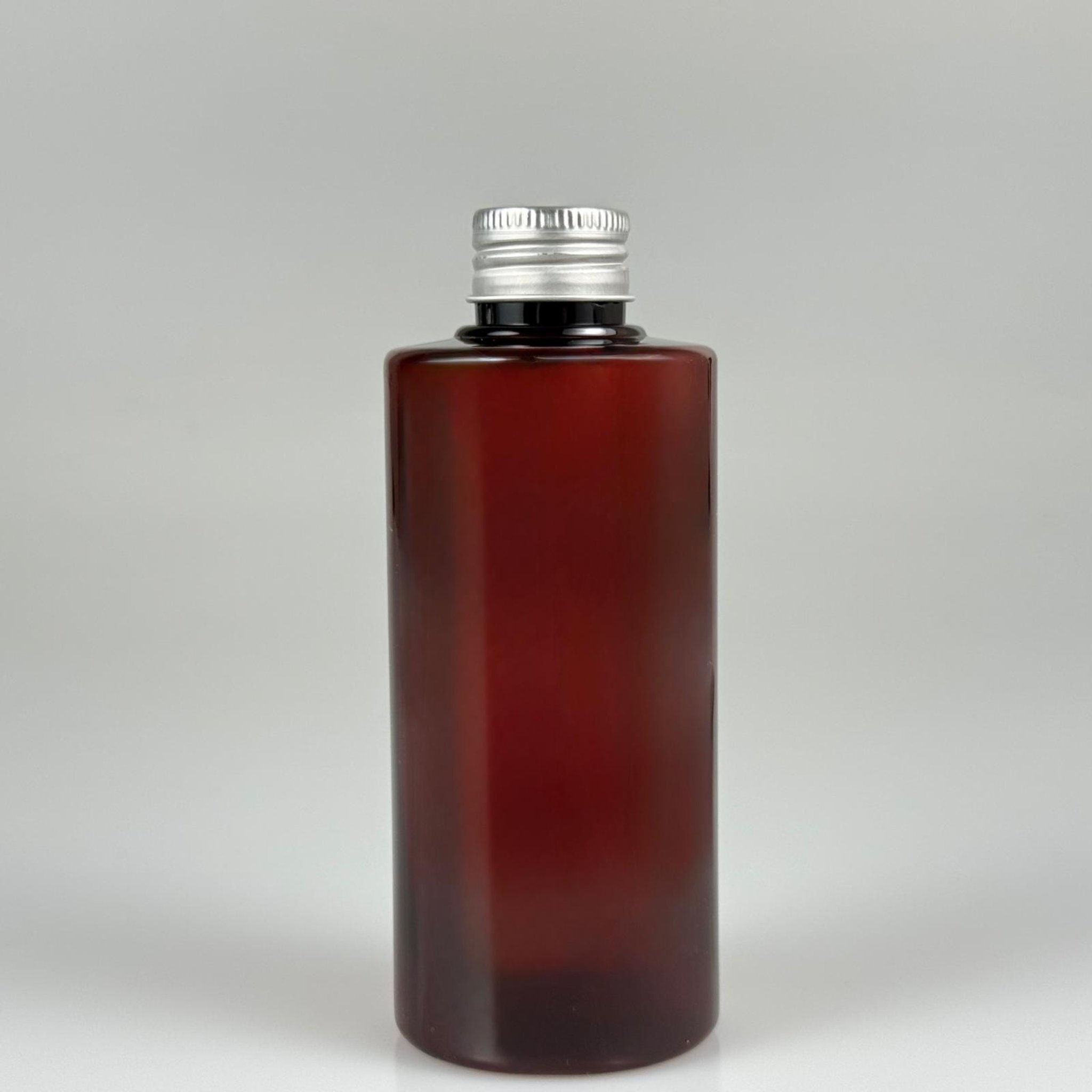 200 CC AMBER SİLİNDİR KESKİN KÜT MODEL SERT PET ŞİŞE (25 GR - 24 AĞIZ ) + KÖPÜK CONTALI GÜMÜŞ METAL ALÜMİNYUM KAPAKLI TAKIM - 200 ML KAPAKLI KAHVERENGİ PET ŞİŞELER
