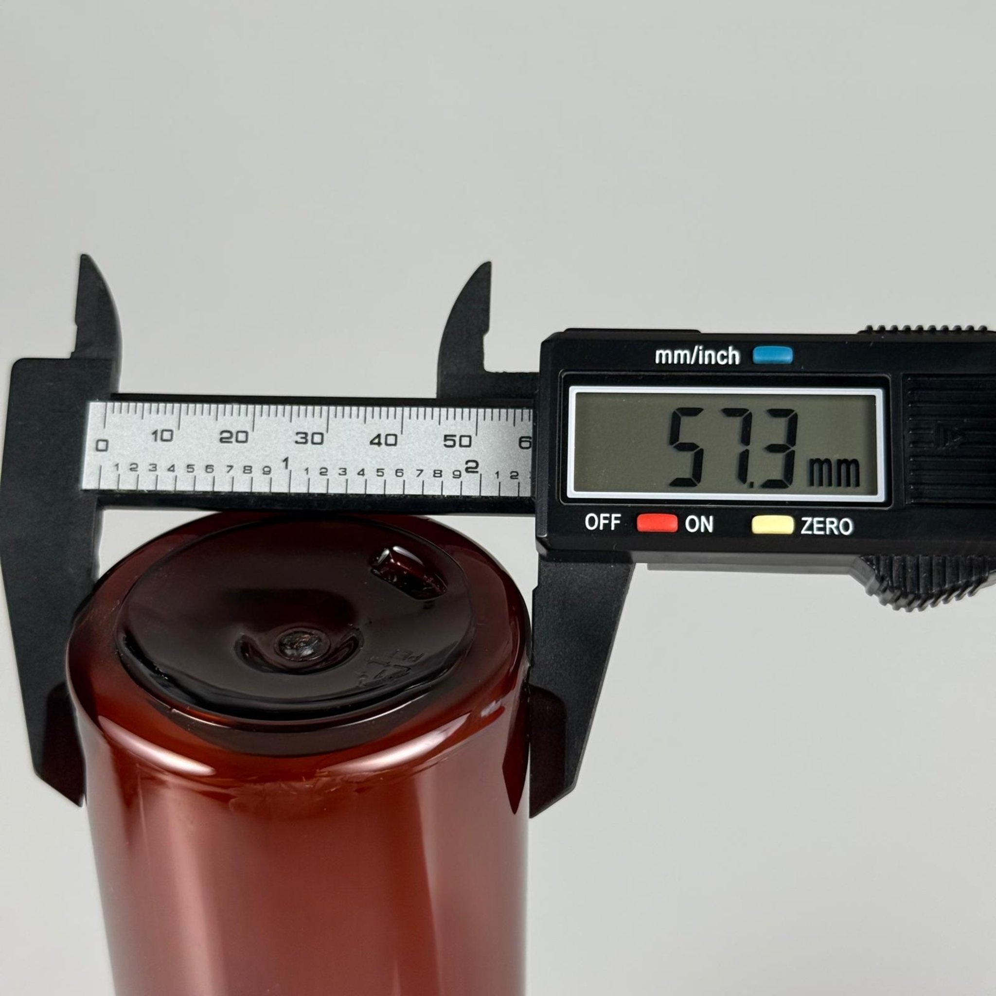 400 CC  AMBER KÜT BOYUNLU SİLİNDİR PET ŞİŞE (30 GR - 24 AĞIZ ) + KÖPÜK CONTALI SİYAH METAL ALÜMİNYUM KAPAK + KOLONYA TIPALI TAKIM - 400 ML KAPAKLI KAHVERENGİ PLASTİK ŞİŞELER