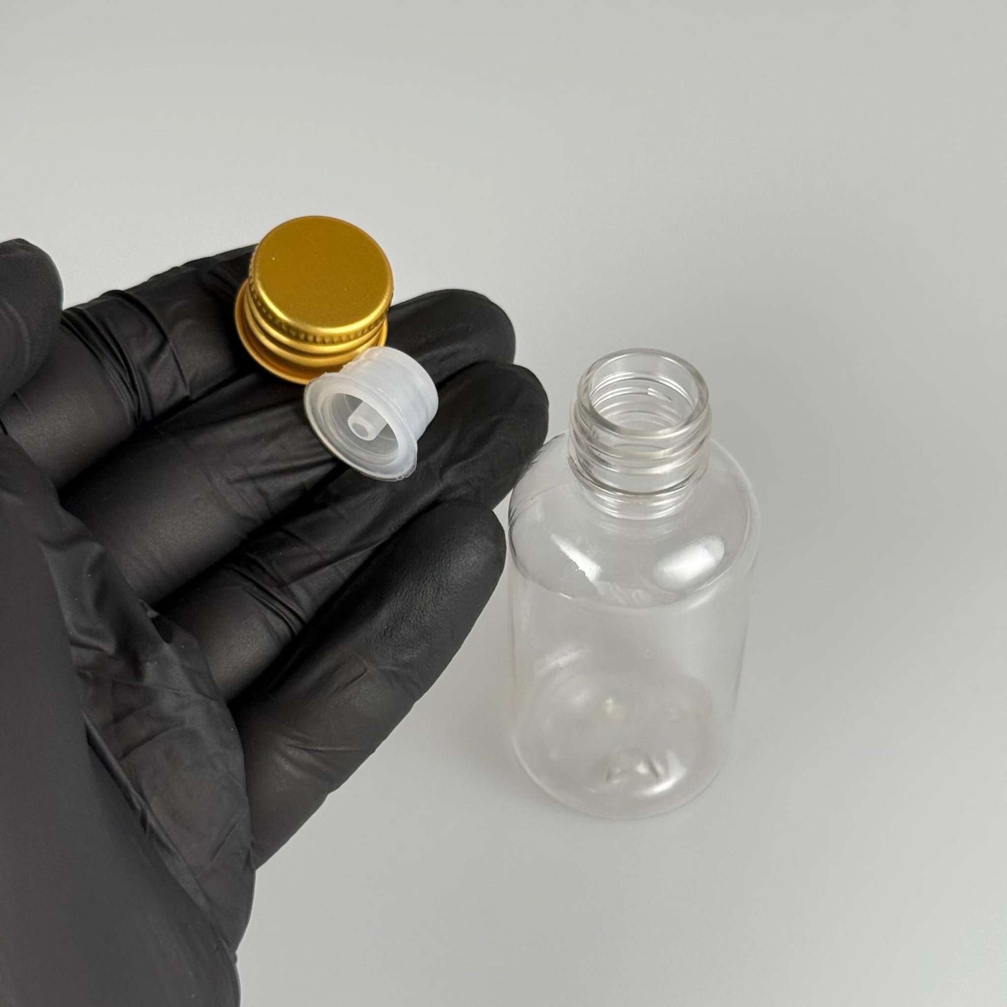 40 CC ŞEFFAF SİLİNDİR TOMBUL PET ŞİŞE + KÖPÜK CONTALI GOLD ALÜMİNYUM METAL KAPAKLI + DAMLALIKLI KOLONYA TIPALI TIPALI TAKIM - 40 ML PLASTİK ŞİŞE