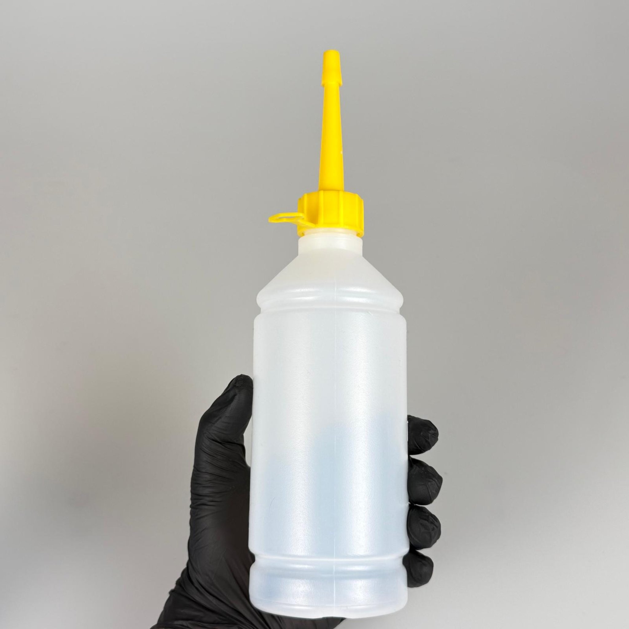 500 CC TİNER ŞİŞESİ - KİLİTLİ CONTALI  BEYAZ KAPAKLI + AKITICILI SİVRİ SARI KARTUŞ KAPAKLI - 500 ML KİMYASALA DAYANIKLI PLASTİK ŞİŞE - 0,5 LT POLİETİLEN ŞİŞE TOMBUL