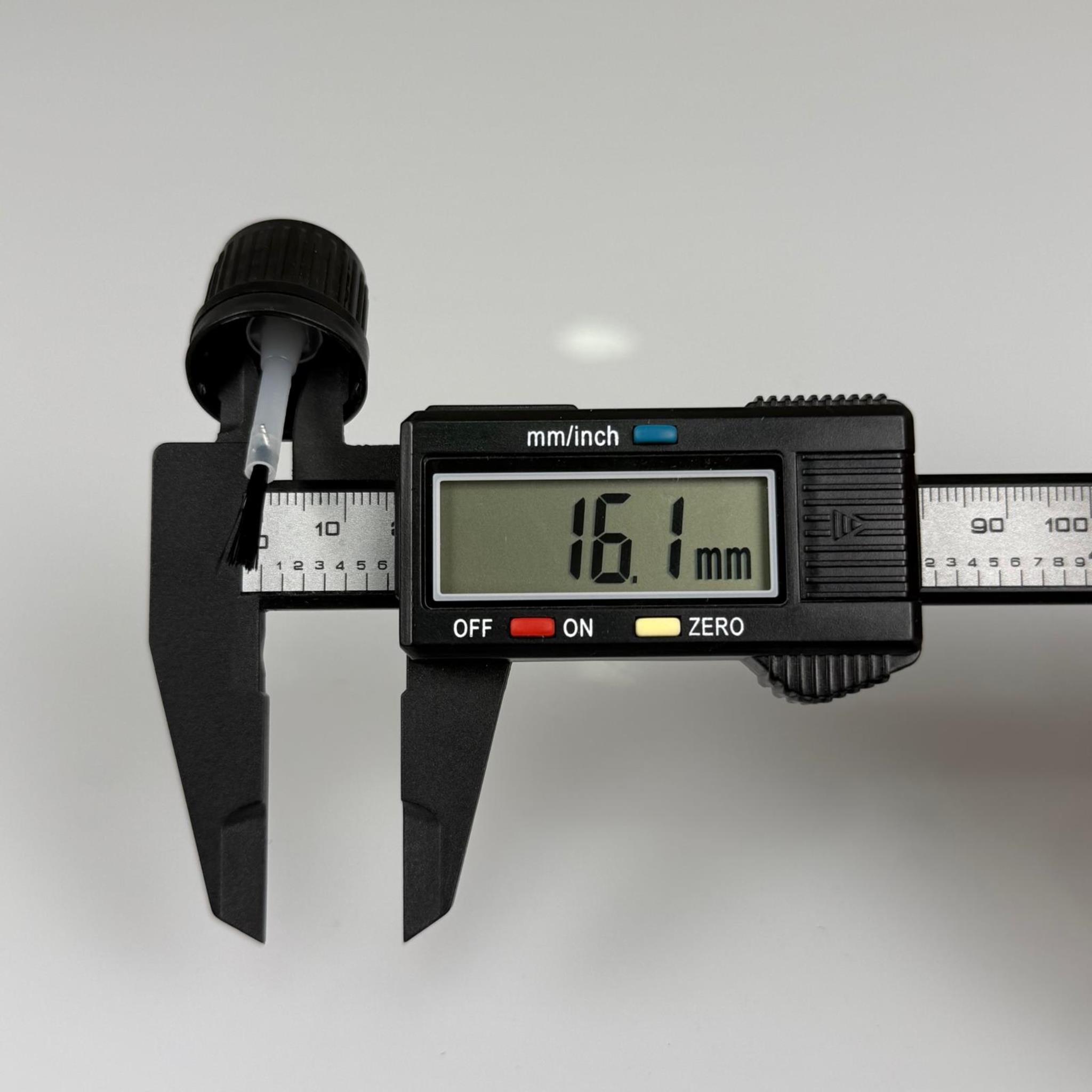 18 MM FIRÇALI KAPAK - SİYAH (4,5 CM FIRÇA BOYU)