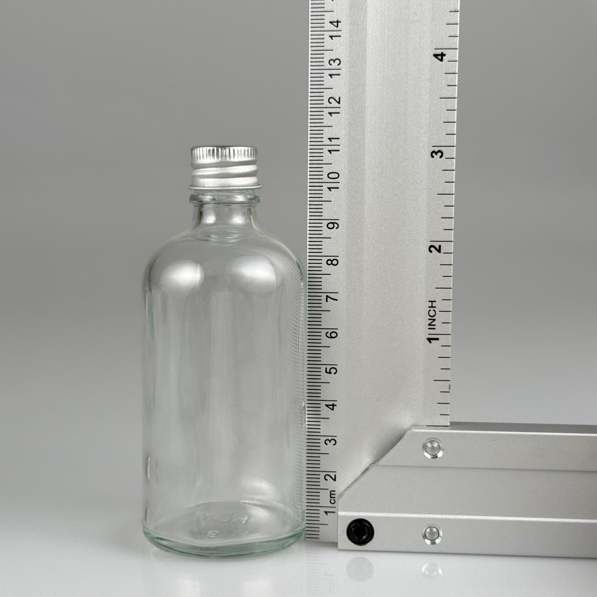 100 CC ŞEFFAF CAM ŞİŞE + KÖPÜK CONTALI GÜMÜŞ ALÜMİNYUM METAL KAPAKLI + DAMLALIKLI KOLONYA TIPALI TAKIM - 100 ML ŞEFFAF CAM ŞİŞE
