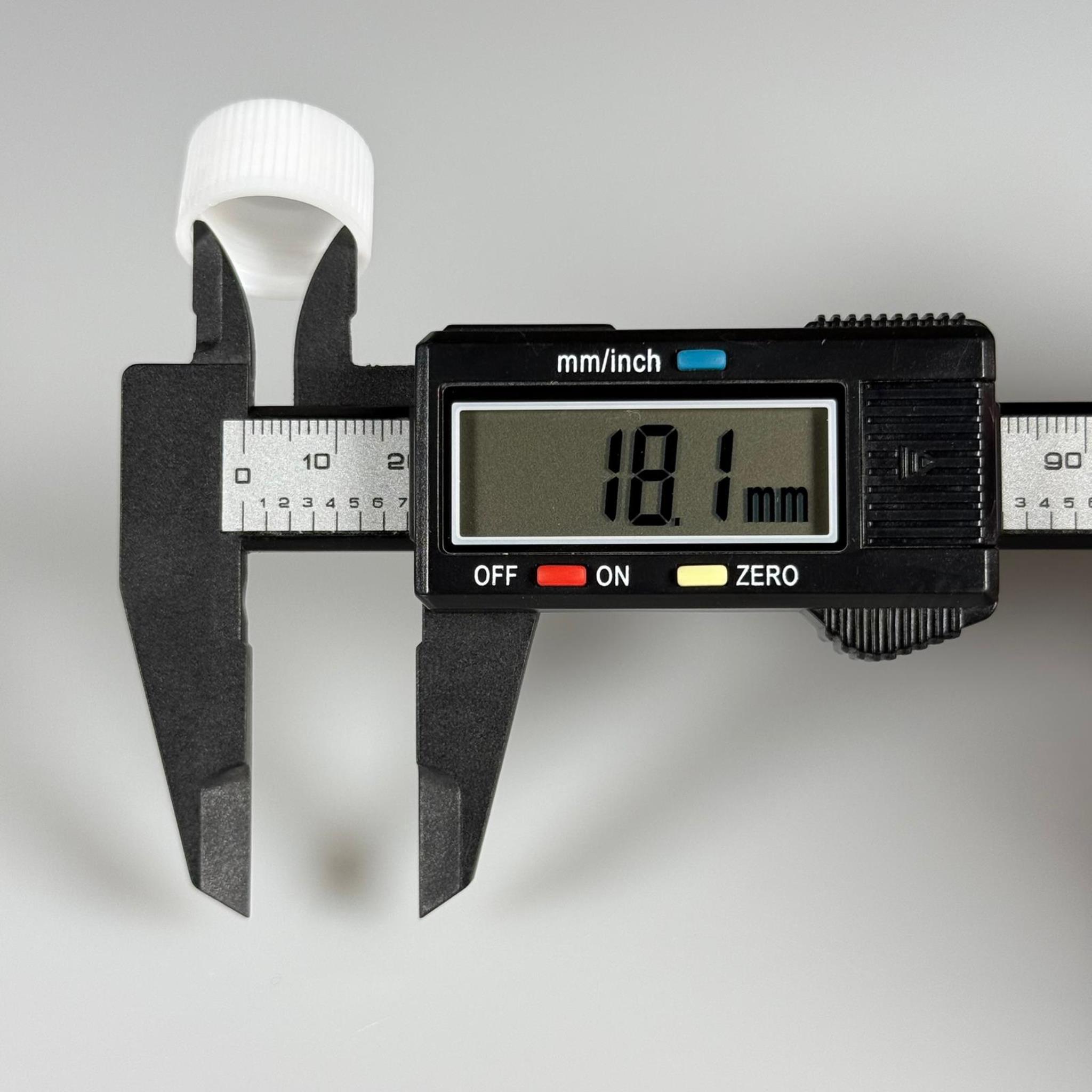 18 MM DELİKLİ PLASTİK KAPAK BEYAZ (DAMLALIK İÇİN)