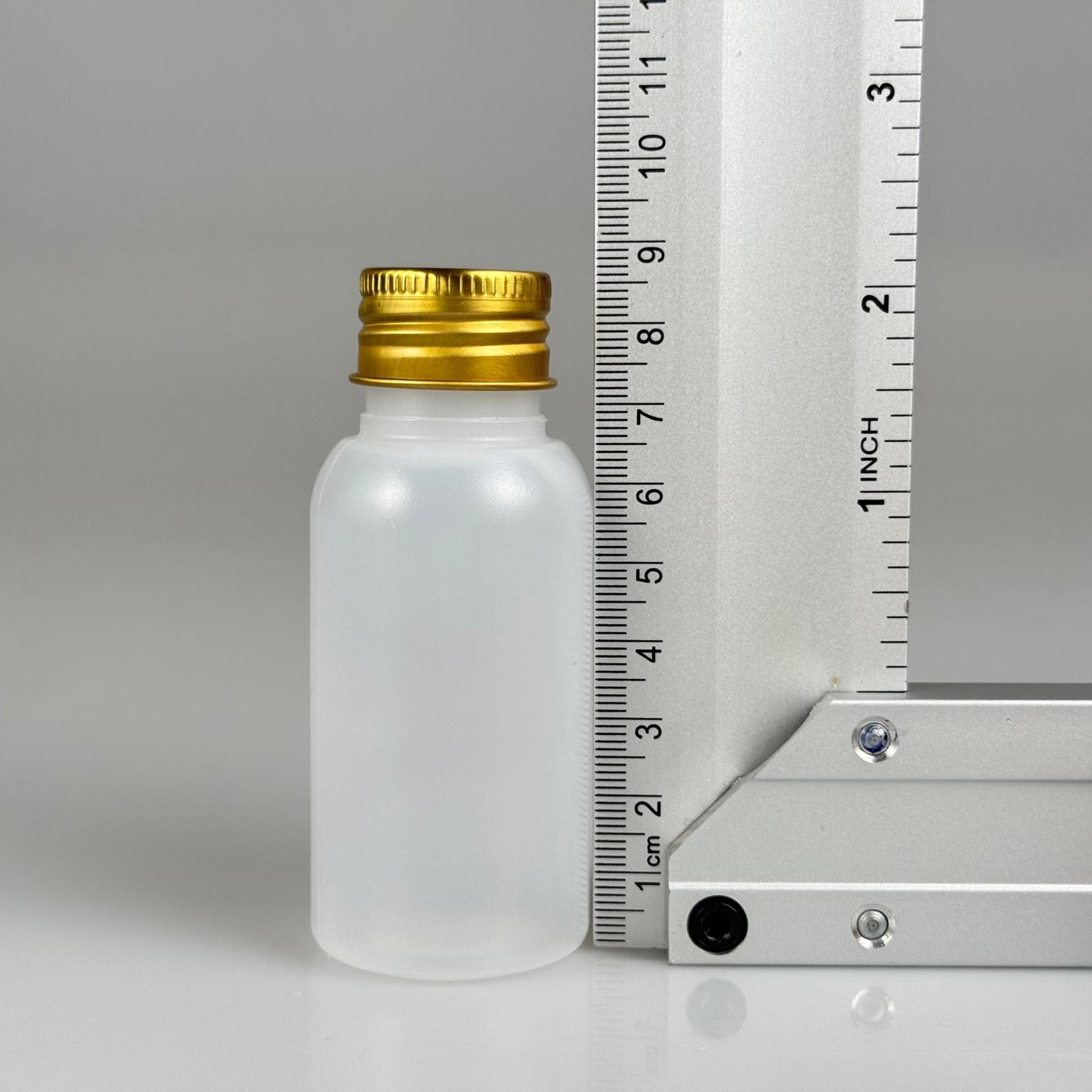 50 ML SIKILABİLİR YUMUŞAK POLİETİLEN PE PLASTİK ASETON ŞİŞESİ ( 24 AĞIZ ) + KÖPÜK CONTALI GOLD METAL ALÜMİNYUM KAPAK + KOLONYA TIPALI TAKIM - 50 cc sos, yağ, kartuş, mürekkep vb için boş şişeler