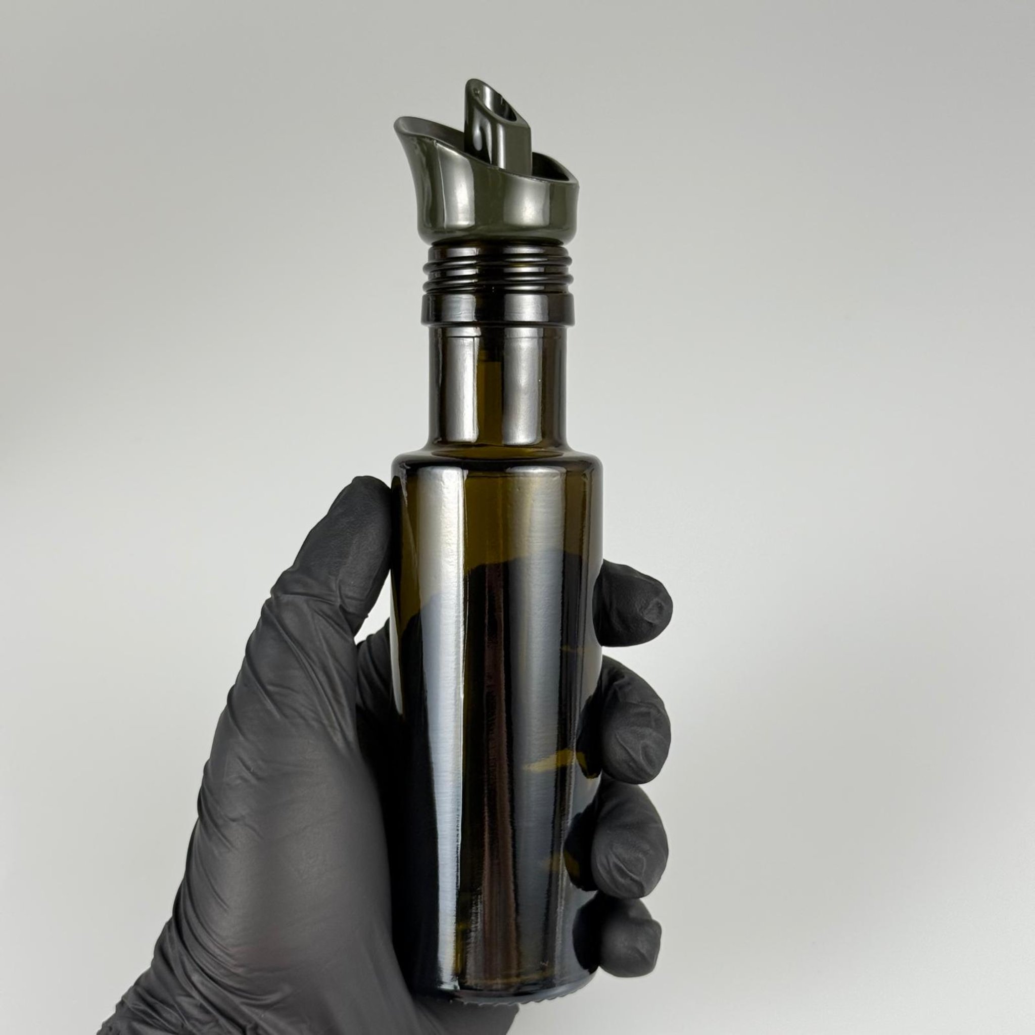 100 CC DORİKA CAM ŞİŞE KOYU YEŞİL (31 MM AĞIZ) - AKITICI KOYU YEŞİL YAĞDANLIK TIPALI - 100 ML SİLİNDİR DORİCA YAĞ VE SOS ŞİŞELERİ