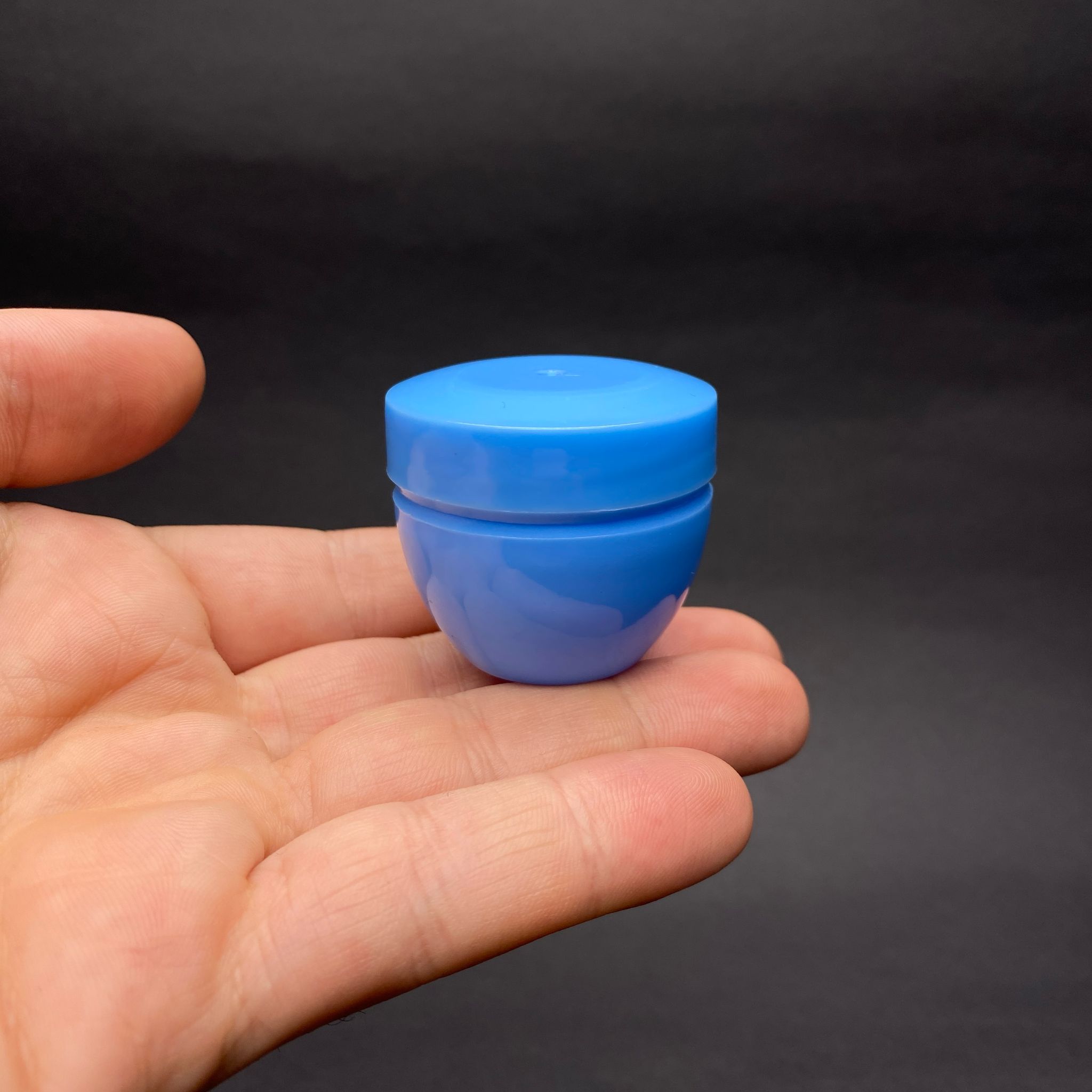 20 CC MAVİ PLASTİK KAVANOZ - KREM KAVANOZU  -  20 ML KENDİNDEN YAPIŞKANLI SIZDIRMAZ KÖPÜK CONTALI UFAK KREM KAVANOZU