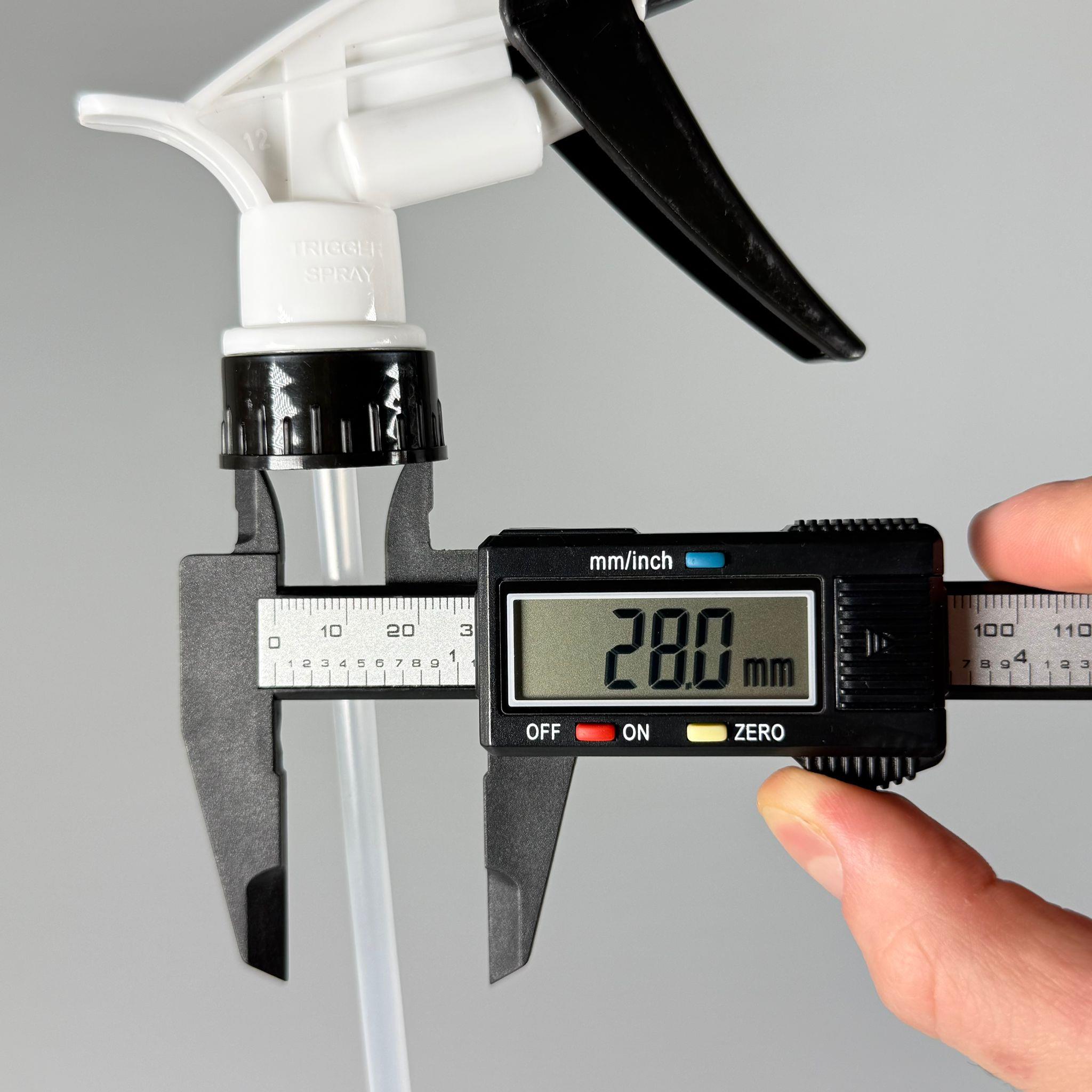 28 MM SPREY BÜYÜK DOZAJLI SPREY - SİYAH BEYAZ - 28 MM KİMYASALA DAYANIKLI TRİGER SPREY, OTO TEMİZLİK VB İÇİN FISFIS