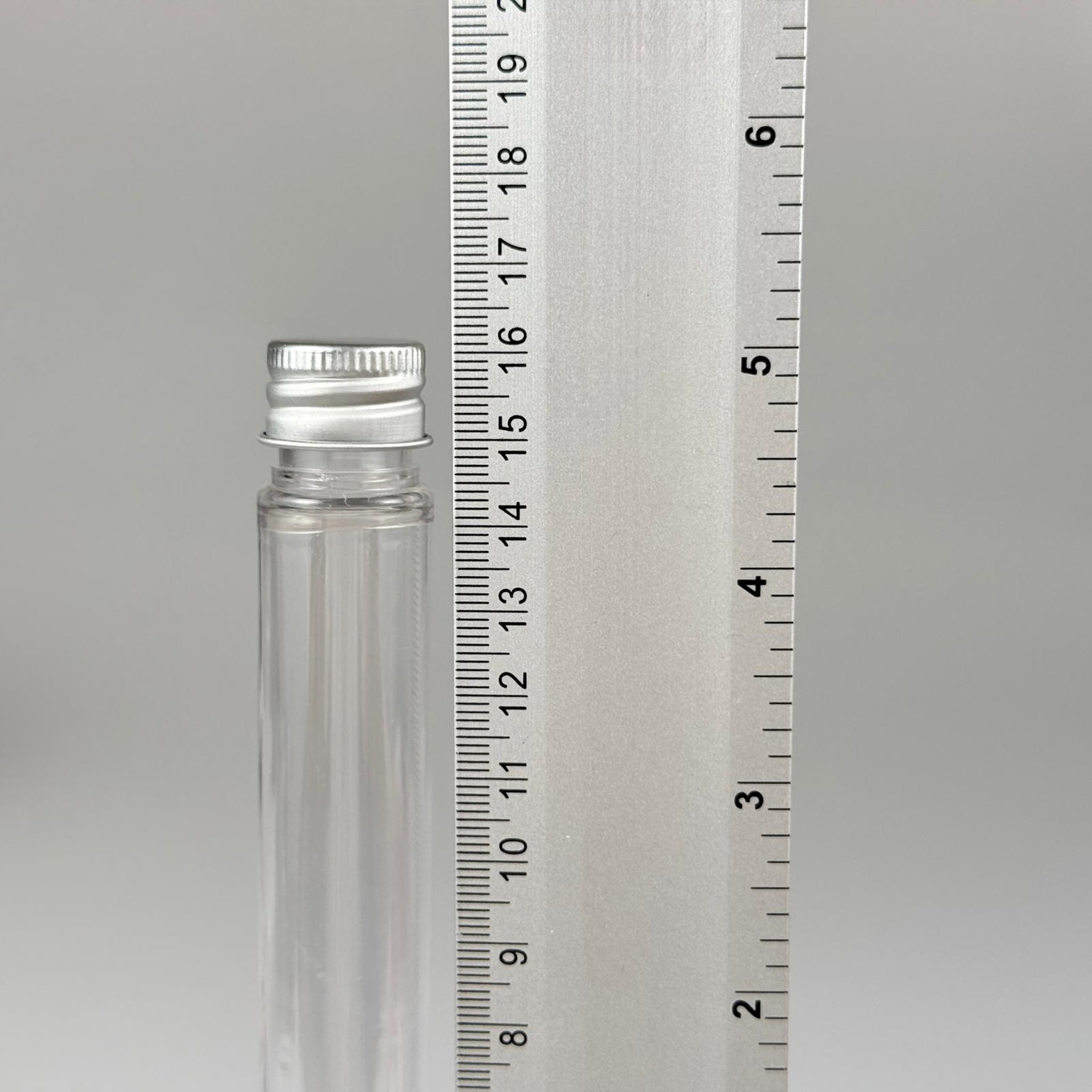 45 CC UZUN İNCE PET ŞİŞE + KÖPÜK CONTALI GÜMÜŞ ALÜMİNYUM METAL KAPAKLI TAKIM - VANİLYA ÇUBUĞU, BAHARAT, DENEY TÜPÜ VB İÇİN 16 CM PLASTİK TÜP