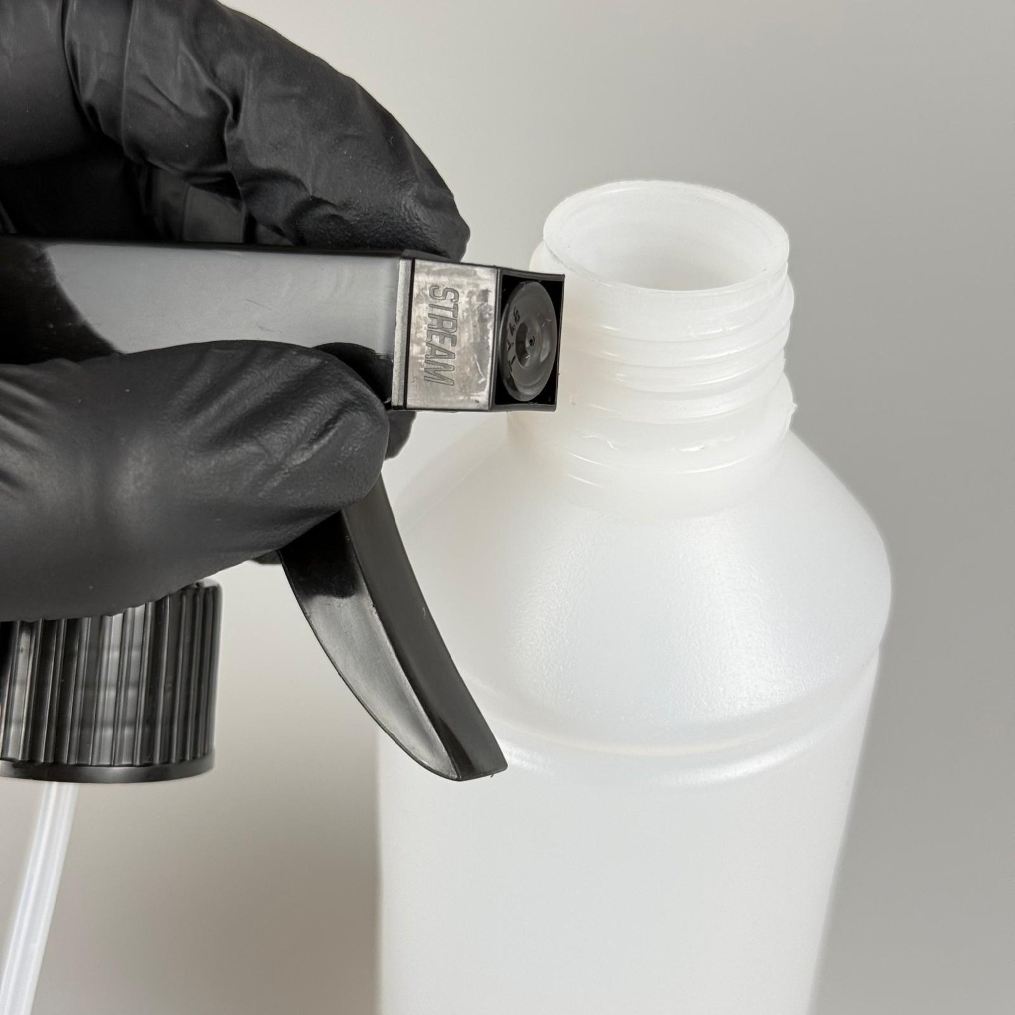 250 CC TİNER ŞİŞESİ - SİYAH TRİGER TETİK SPREYLİ - 250 ML KİMYASALA DAYANIKLI PLASTİK ŞİŞE - 0,25 LT POLİETİLEN ŞİŞE