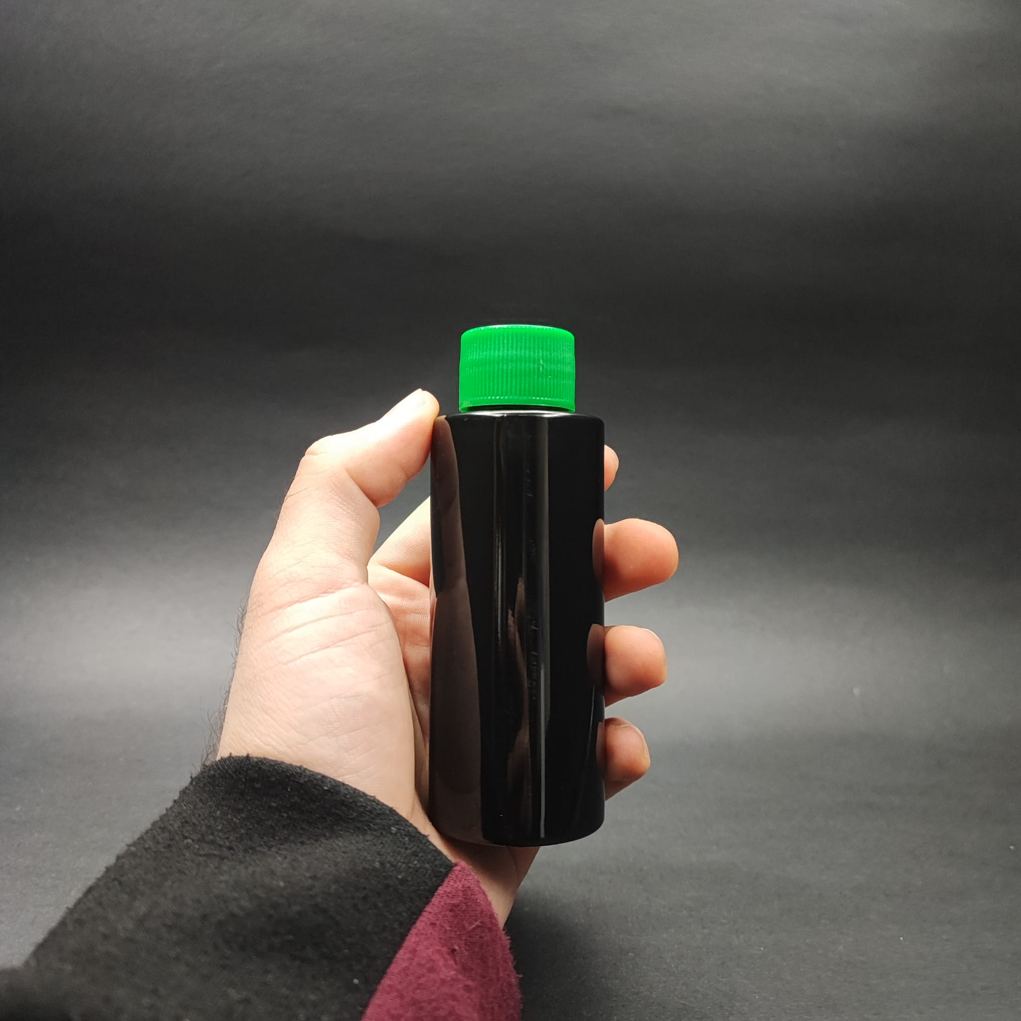 100 CC SİYAH SERT PET ŞİŞE - CONTALI YEŞİL KAPAKLI - 100 ML KAPAKLI PLASTİK ŞİŞE