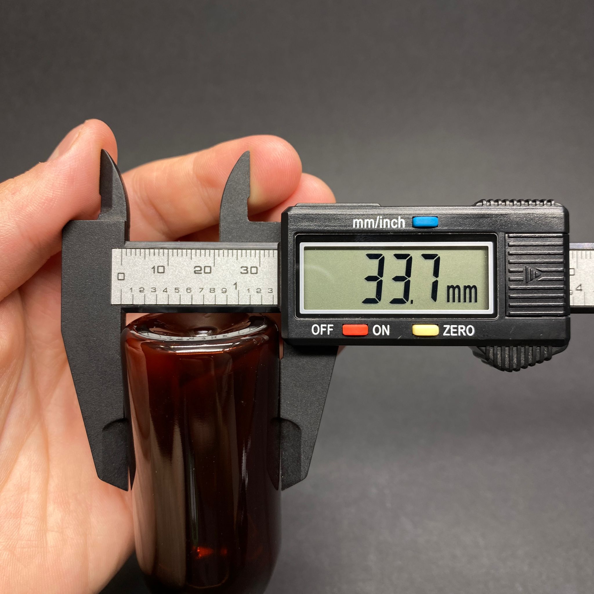 50 CC AMBER OVAL BOYUNLU SERT PET ŞAMPUAN ŞİŞESİ -  50 ML BEYAZ DİSKTOP ŞAMPUAN KAPAKLI