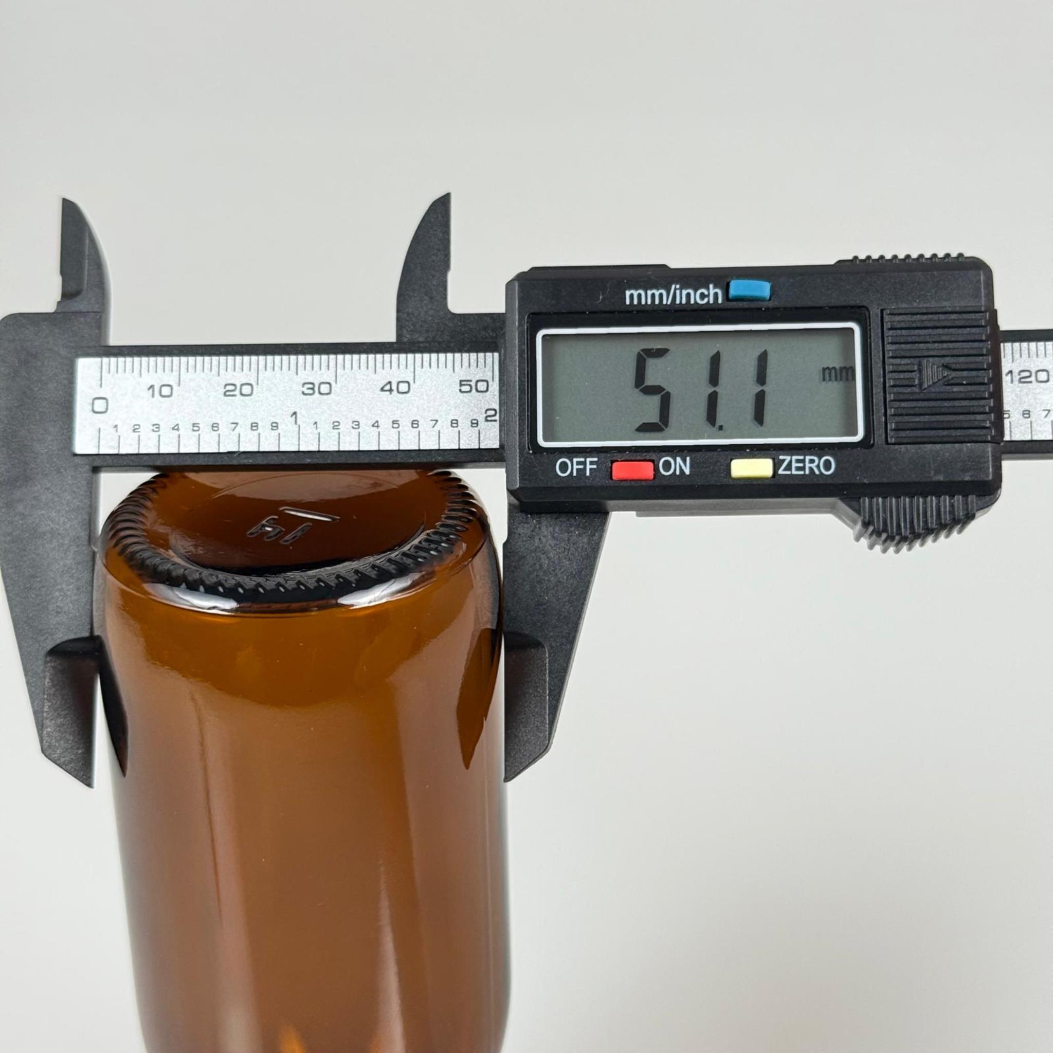 150 ML CAM ECZA ŞİŞESİ + 6 ML DOZAJ PİPETİ + DOZAJ TIPASI + CONTALI PLASTİK KAPAK TAKIM