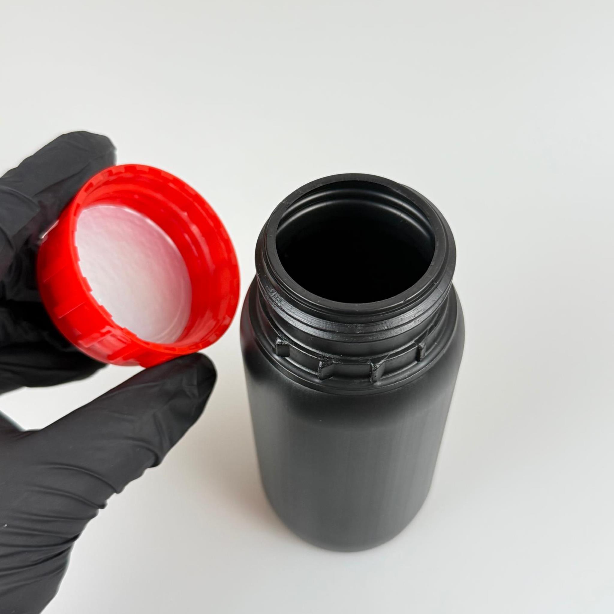 0,25 LT ZİRAİ İLAÇ BİDONU SİYAH + KIRMIZI ALÜMİNYUM FOLYOLU İNDİKSİYON CONTA SK50 KAPAK - 250 CC PE POLİETİLEN TARIM BİDON