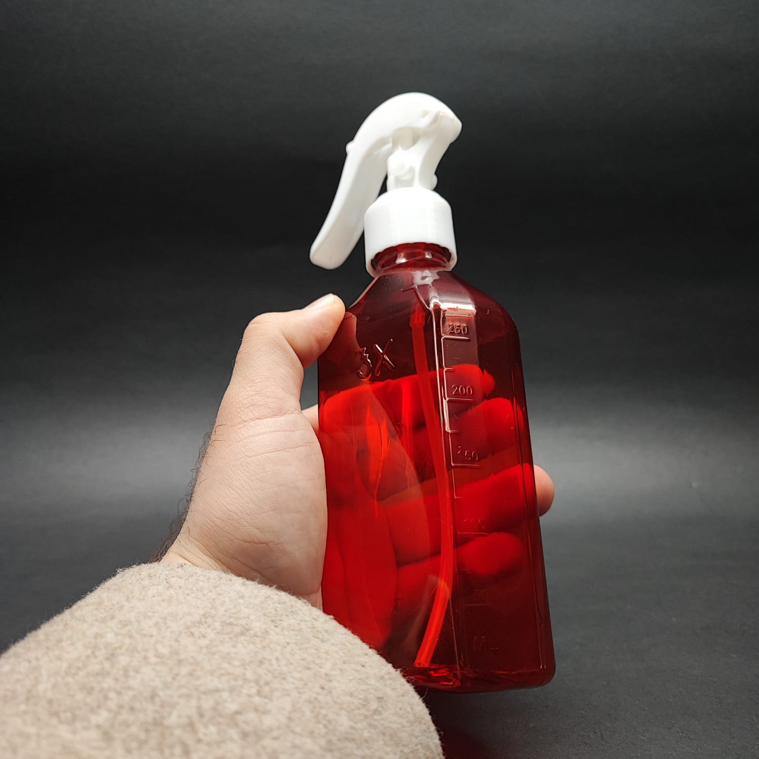 250 CC ÖLÇEKLİ PET ŞİŞE - BEYAZ TRİGER SPREYLİ - 250 ML VE OZ ÖLÇÜLÜ KIRMIZI PET ŞİŞE