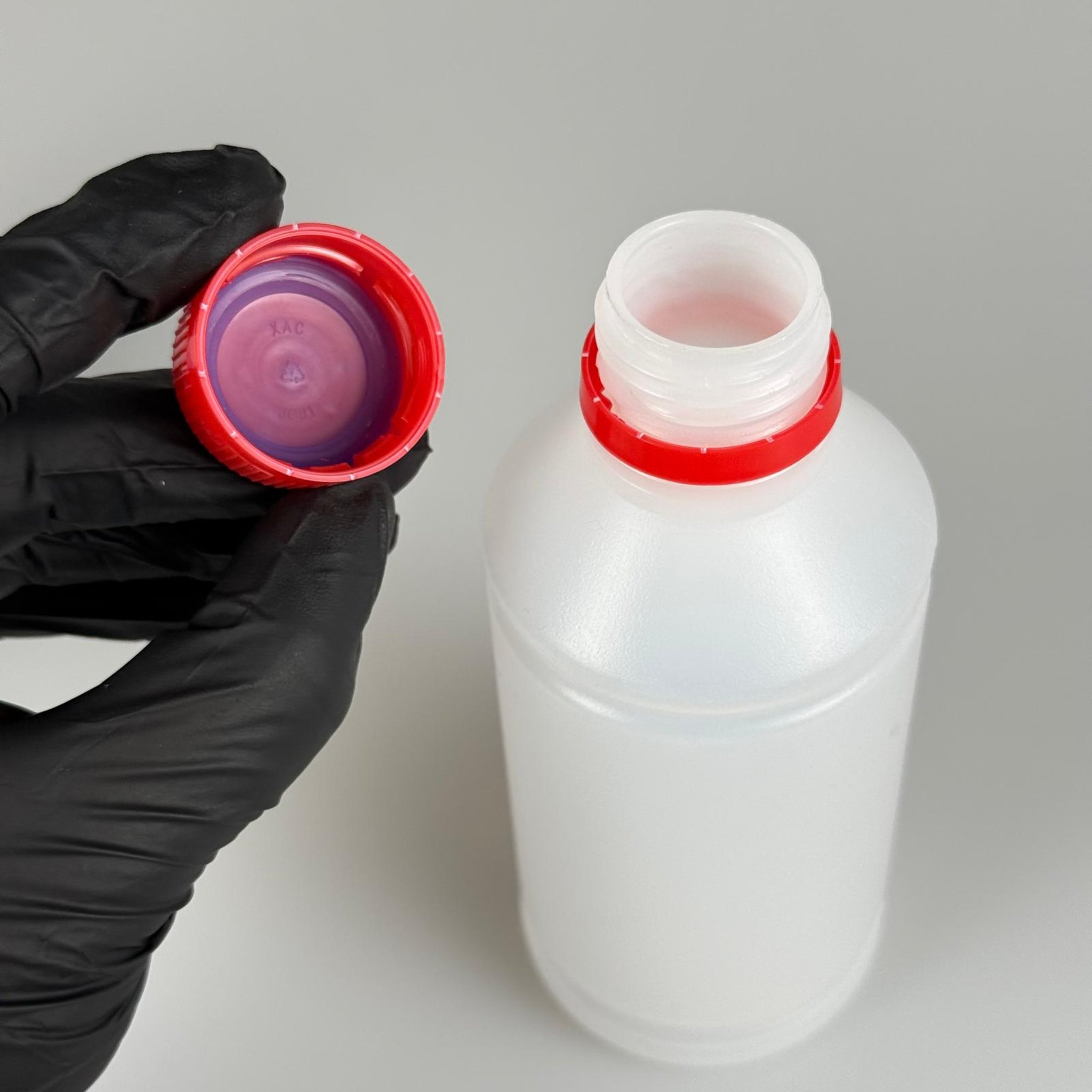 250 CC TİNER ŞİŞESİ - KIRMIZI KİLİTLİ KAPAKLI - 250 ML KİMYASALA DAYANIKLI PLASTİK ŞİŞE - 0,25 LT POLİETİLEN ŞİŞE