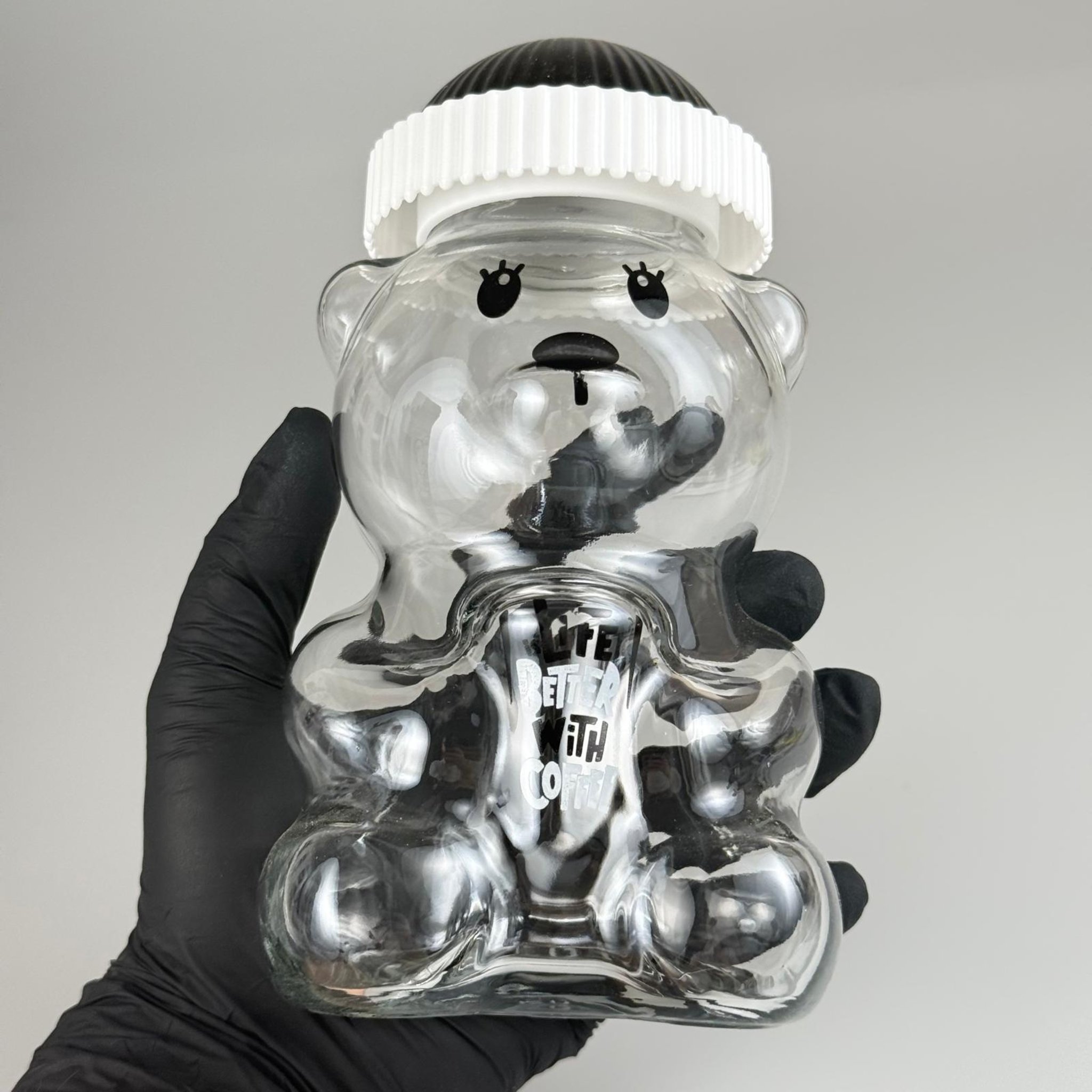 500 CC PİPETLİ CAM AYICIK BARDAK - SİYAH KAPAKLI + FIRÇALI PASLANMAZ ÇELİK GÜMÜŞ PİPETLİ TAKIM - 500 ML AYICIK FİGÜRLÜ PİPETLİ CAM SU , SOĞUK KAHVE ,  MEYVE SUYU ,  MEŞRUBAT BARDAĞI VB - HEDİYELİK BARDAK
