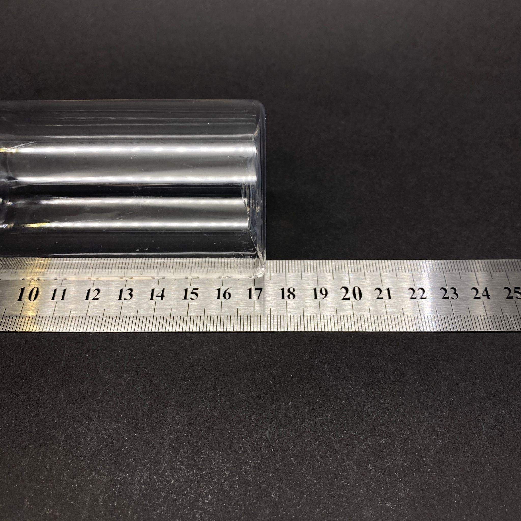 200 CC SİLİNDİR KESKİN KÜT MODEL SERT (25 GR) PET ŞİŞE - BEYAZ AKITICILI SİVRİ KAPAKLI - AĞIZ ÇAPI 24 MM - ŞEFFAF