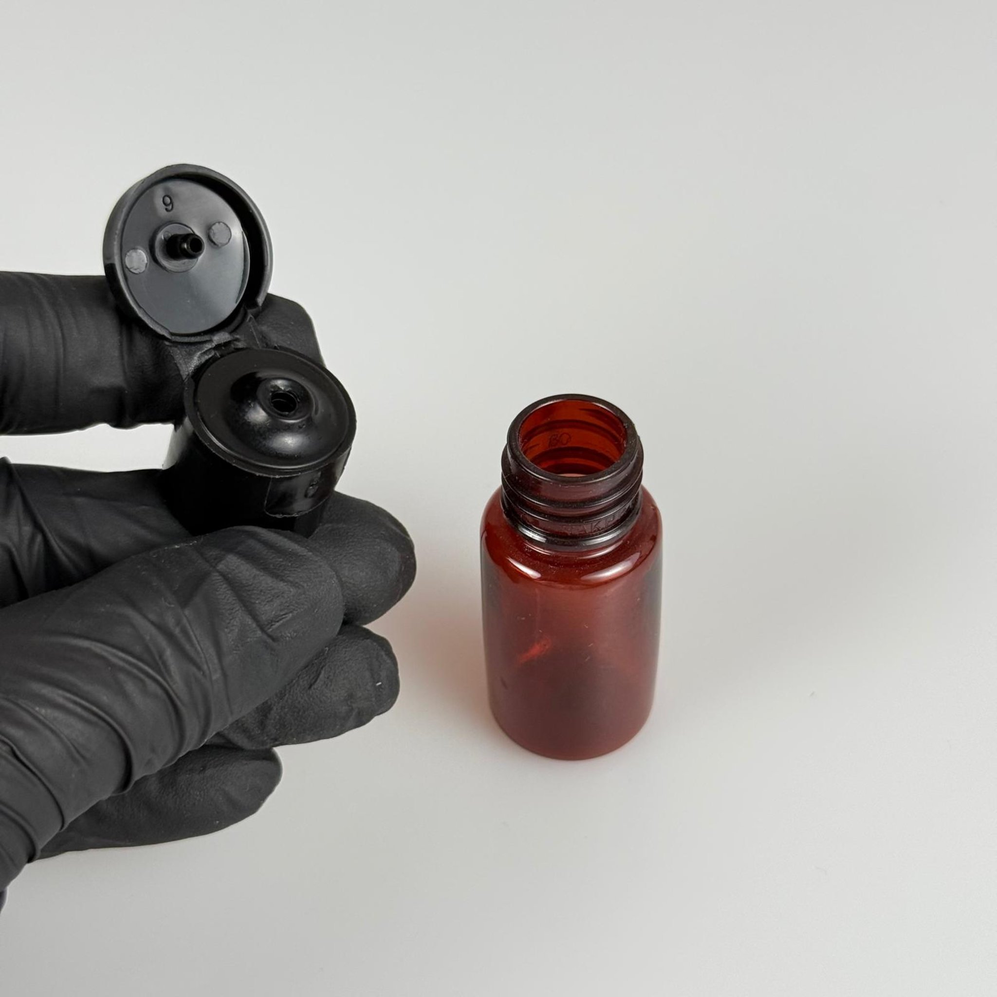 10 ML AÇILIR KAPAKLI AMBER KAHVERENGİ PET ŞİŞE - 10 CC ŞEFFAF ŞİŞE + SİYAH FLİPTOP KAPAKLI TAKIM