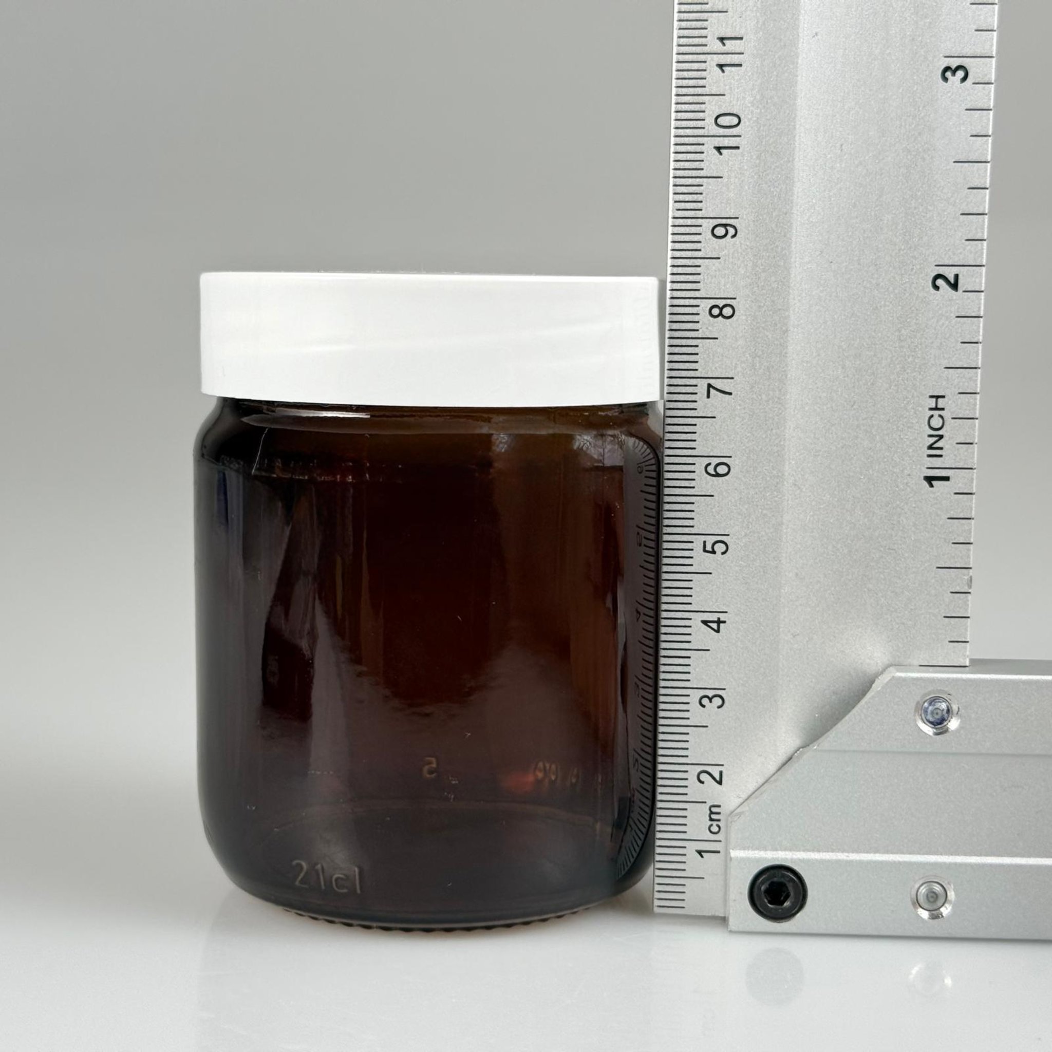 210 CC AMBER CAM KAVANOZ - BEYAZ PLASTİK KAPAKLI - 210 ML KAHVERENGİ CAM KAVANOZ (KARGODA ÇİZİLEBİLİR - İADESİ YOKTUR)