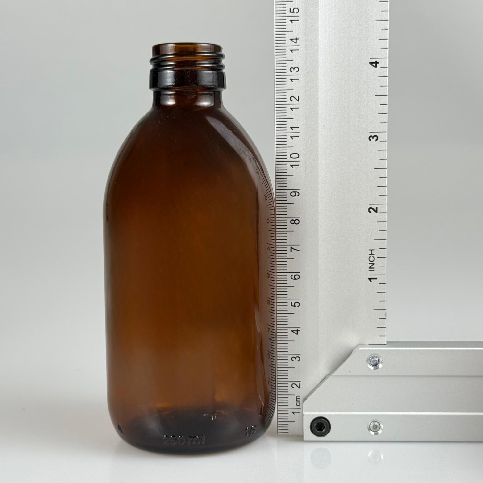 250 CC AMBER CAM ŞİŞE KAPAKSIZ (28 AĞIZ) - 250 ML CAM ŞİŞE - KAHVERENGİ - ŞİŞECAM ÜRÜN KODU 764925 İLE EŞDEĞERDİR