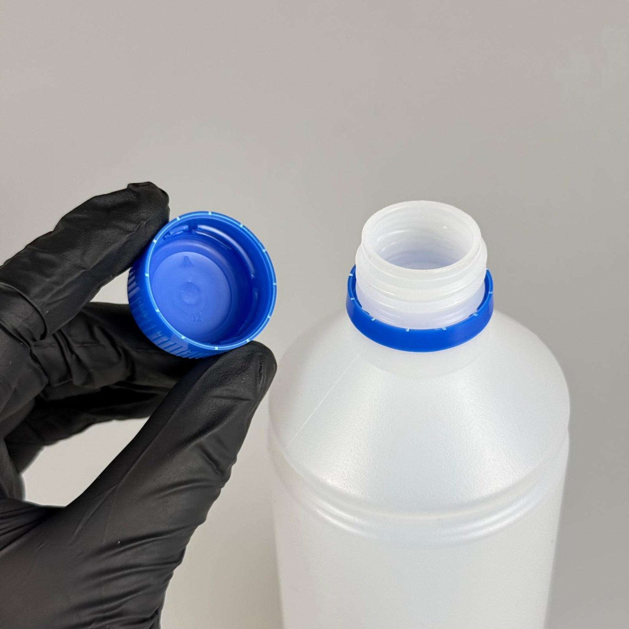 500 CC TİNER ŞİŞESİ - MAVİ KİLİTLİ KAPAKLI - 500 ML KİMYASALA DAYANIKLI PLASTİK ŞİŞE - 0,5 LT POLİETİLEN ŞİŞE