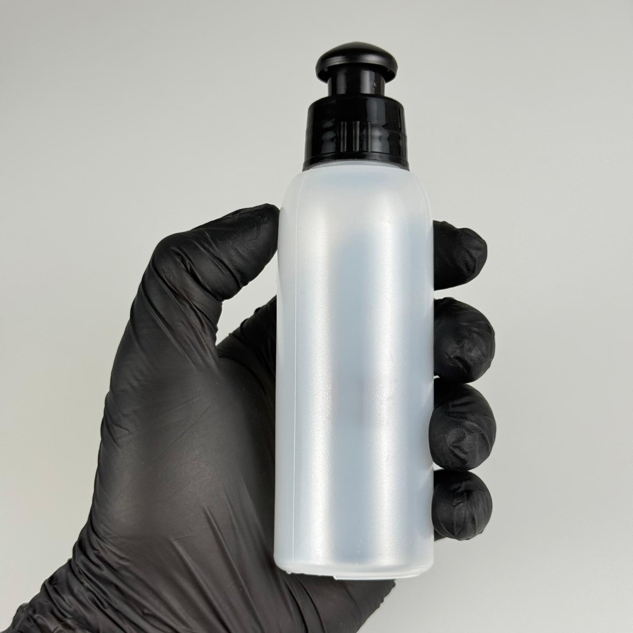 100 ML SIKILABİLİR YUMUŞAK PE POLİETİLEN PLASTİK ŞİŞE - SİYAH PUSHPULL ŞAMPUAN KAPAKLI - 100 cc sos, yağ, kartuş, mürekkep vb için boş şişeler