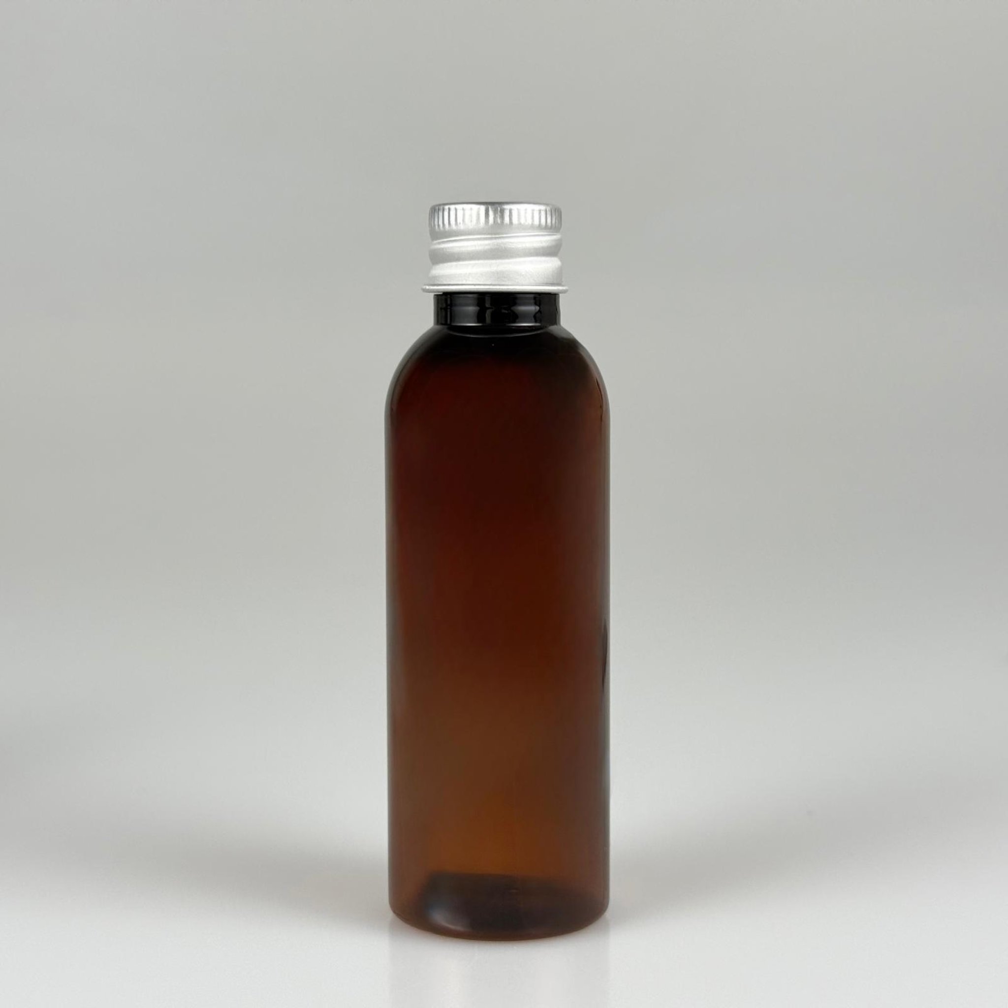 50 CC AMBER SİLİNDİR UZUN MODEL PET ŞİŞE + KÖPÜK CONTALI GÜMÜŞ ALÜMİNYUM METAL KAPAKLI + KÖR TIPALI TAKIM - 50 ML KAHVERENGİ PLASTİK ŞİŞE