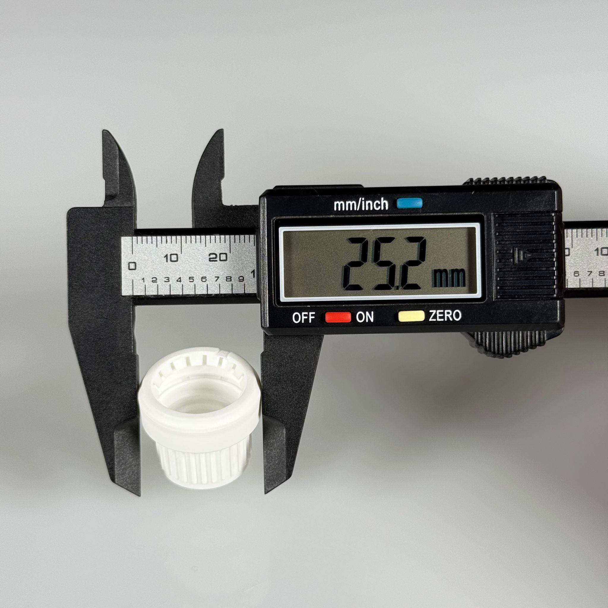 18 MM DELİKLİ PLASTİK KAPAK BEYAZ KİLİTLİ (DAMLALIK İÇİN)