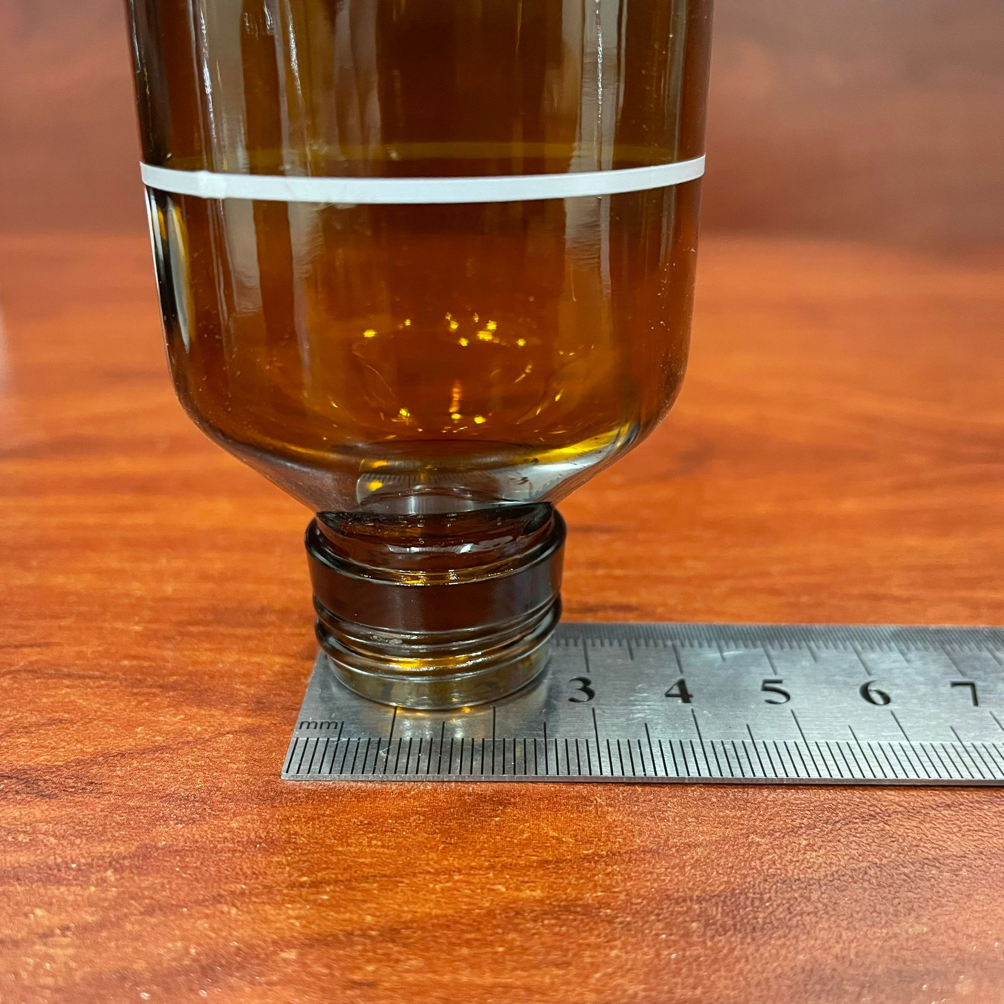 100 CC AMBER CAM ŞİŞE TOMBUL ÇİZGİLİ -KAPAKSIZ (28 AĞIZ) - 100 ML CAM ŞİŞE - KAHVERENGİ ECZA ŞİŞESİ