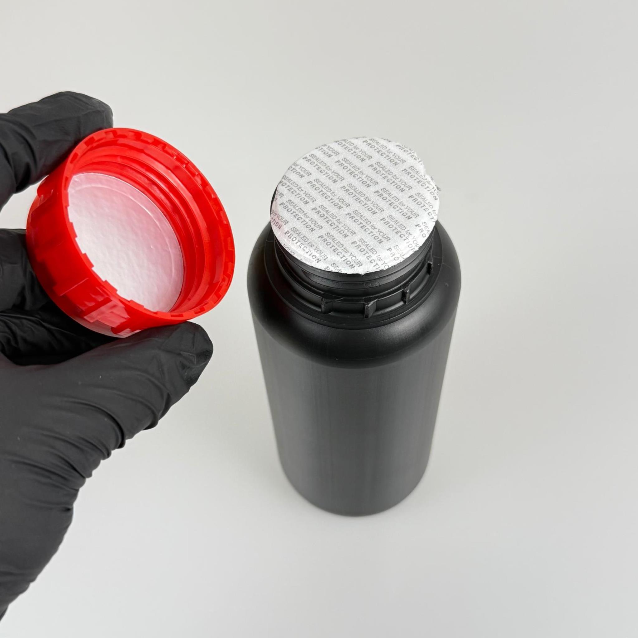 0,5 LT ZİRAİ İLAÇ BİDONU SİYAH + KIRMIZI ALÜMİNYUM FOLYOLU İNDİKSİYON CONTA SK50 KAPAK + KENDİNDEN YAPIŞKANLI KÖPÜK CONTALI - 500 CC PE POLİETİLEN TARIM BİDON