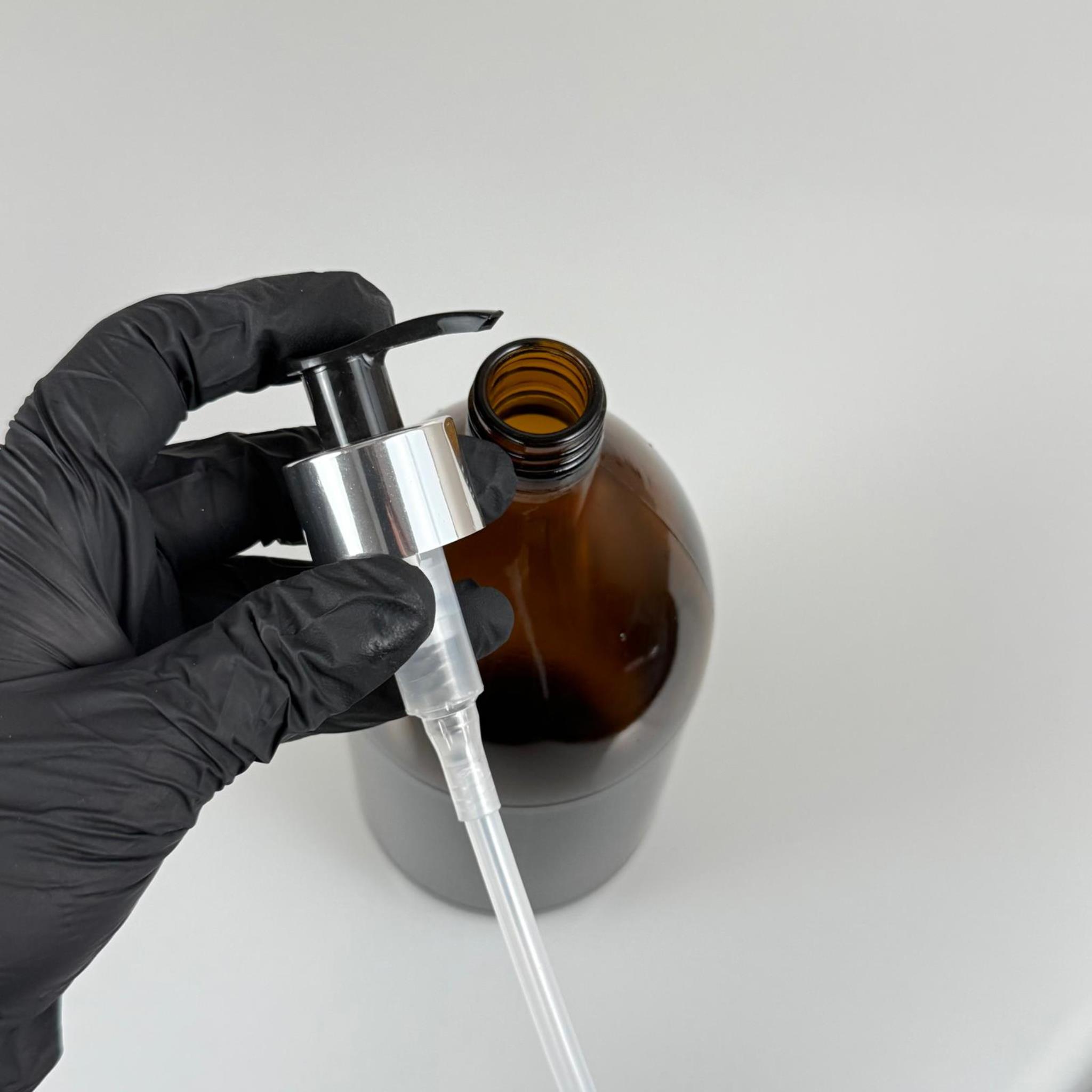 1000 CC AMBER TOMBUL ÖZEL SERİ CAM ŞİŞE - GÜMÜŞ METAL KAPLAMALI POMPALI - 1000 ML CAM ECZA ŞİŞESİ - KAHVERENGİ