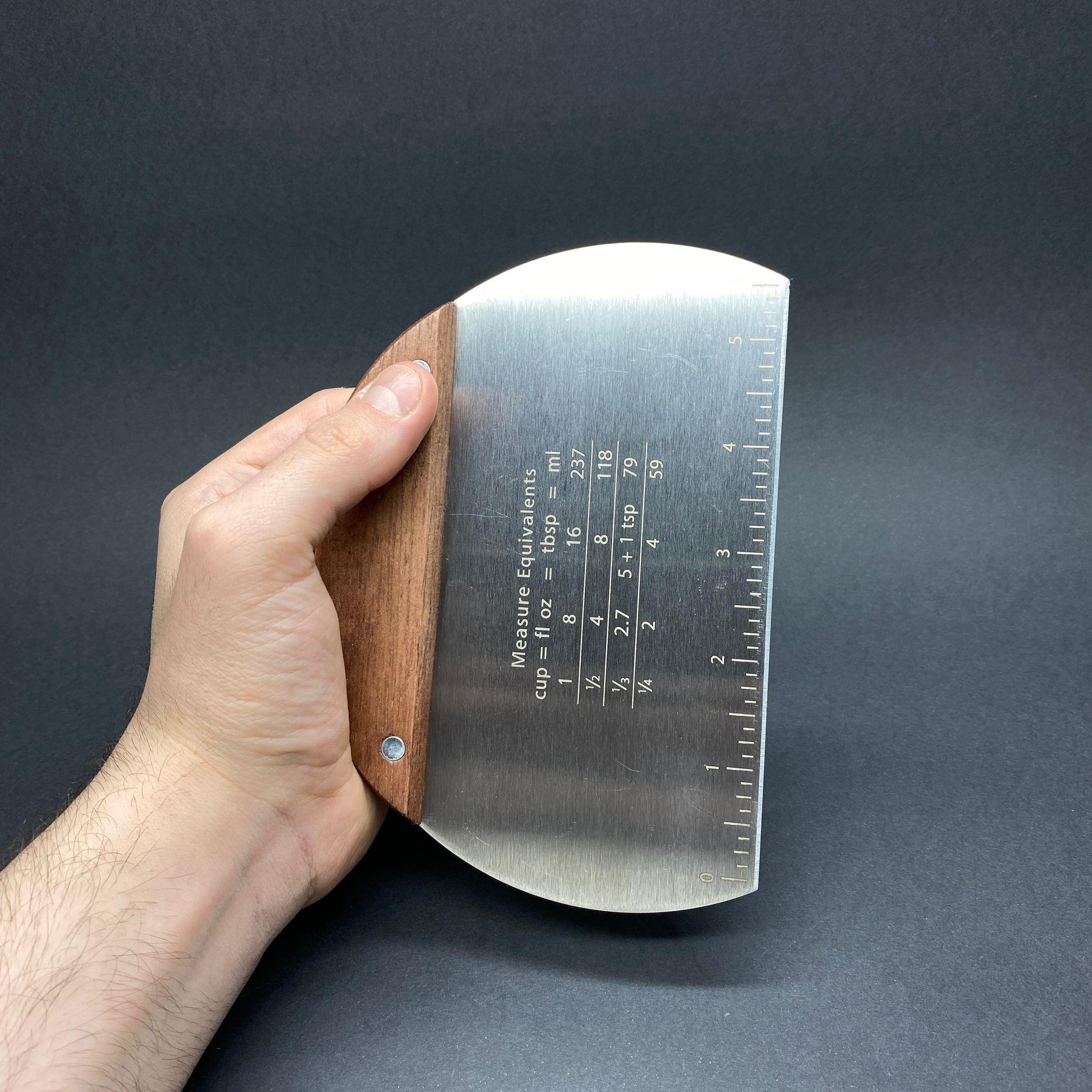 SPATULA -ÇELİK (AHŞAP SAPLI) - HAMUR KESİCİ -DÜZ - HAMUR KAZIYICI - ÖLÇÜLÜ 14 CM - Pasta Ve Pastacılık İçin Çelik Şekillendirici Ve Hamur Porsiyonlayıcı