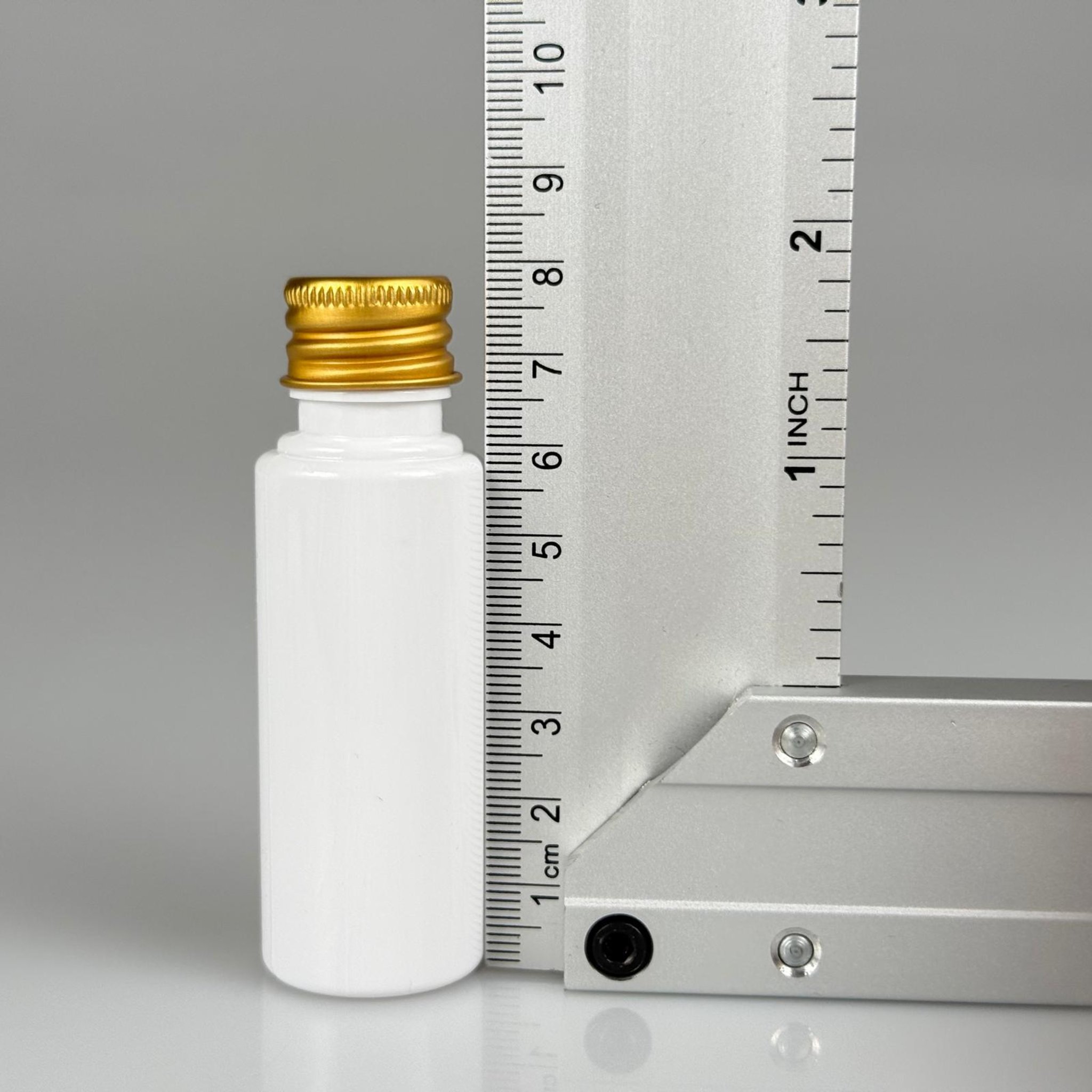 25 CC BEYAZ PET SHOT ŞİŞE - KÖPÜK CONTALI GOLD ALÜMİNYUM METAL KAPAKLI + DAMLALIKLI KOLONYA TIPALI TAKIM - 25 ML PLASTİK ŞİŞE
