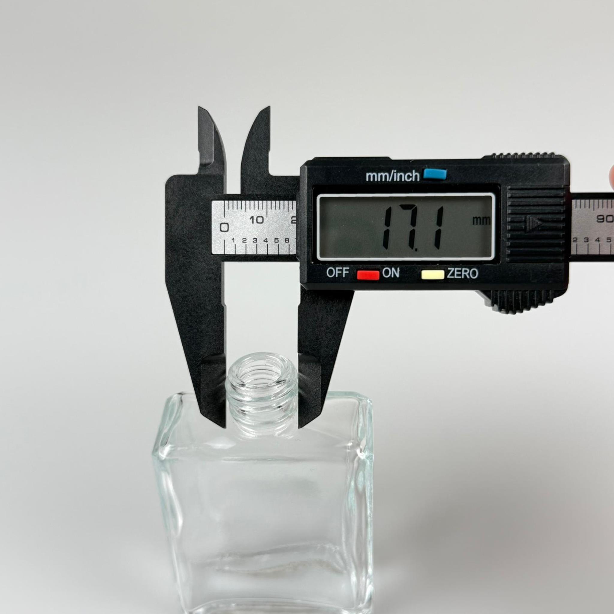 40 CC YASSI DİKDÖRTGEN KÖŞELİ KISA CAM ŞİŞE - 18 MM AĞIZ - 40 ML PRESTİJLİ ŞİŞE