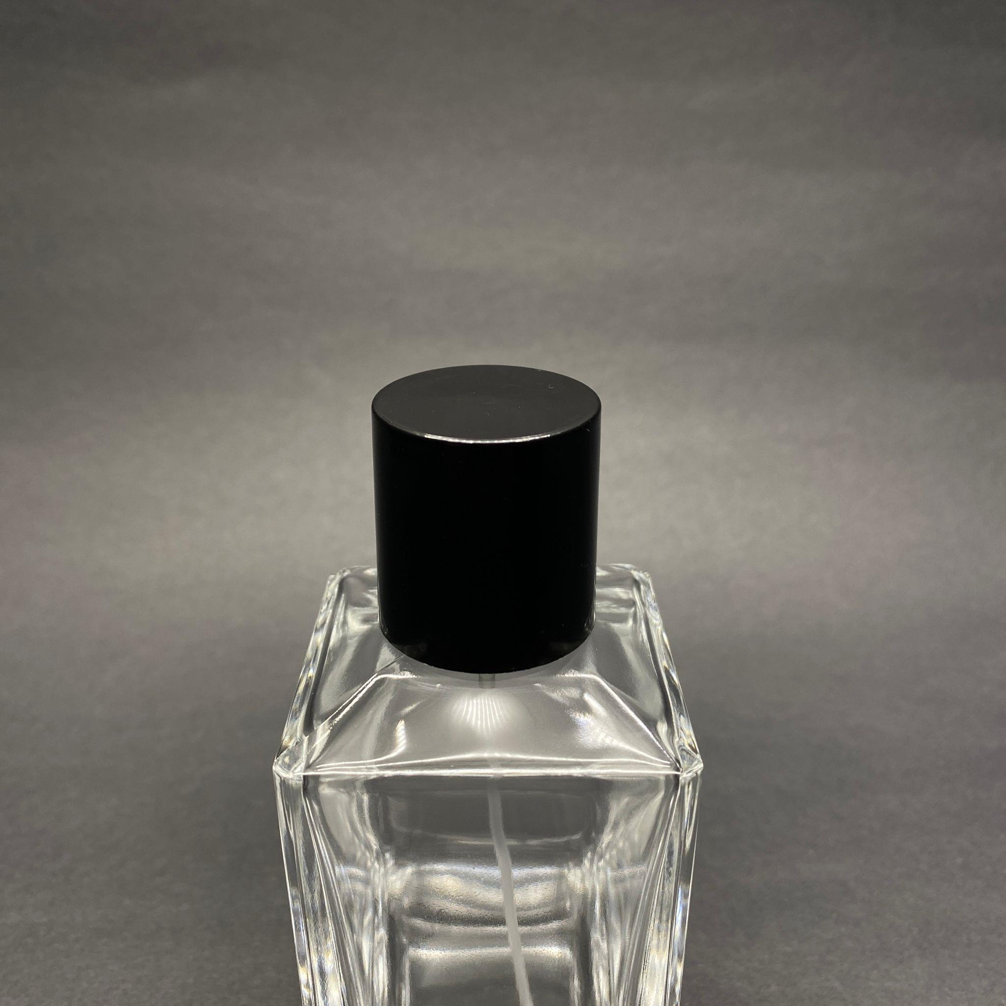 100 ML KÖŞELİ KONİK MODEL PRİZMA PARFÜM ŞİŞESİ - GOLD METAL SPREYLİ + SİYAH KAPAKLI (AĞIZ 15 MM GEÇME KOLAY KAPAMA)