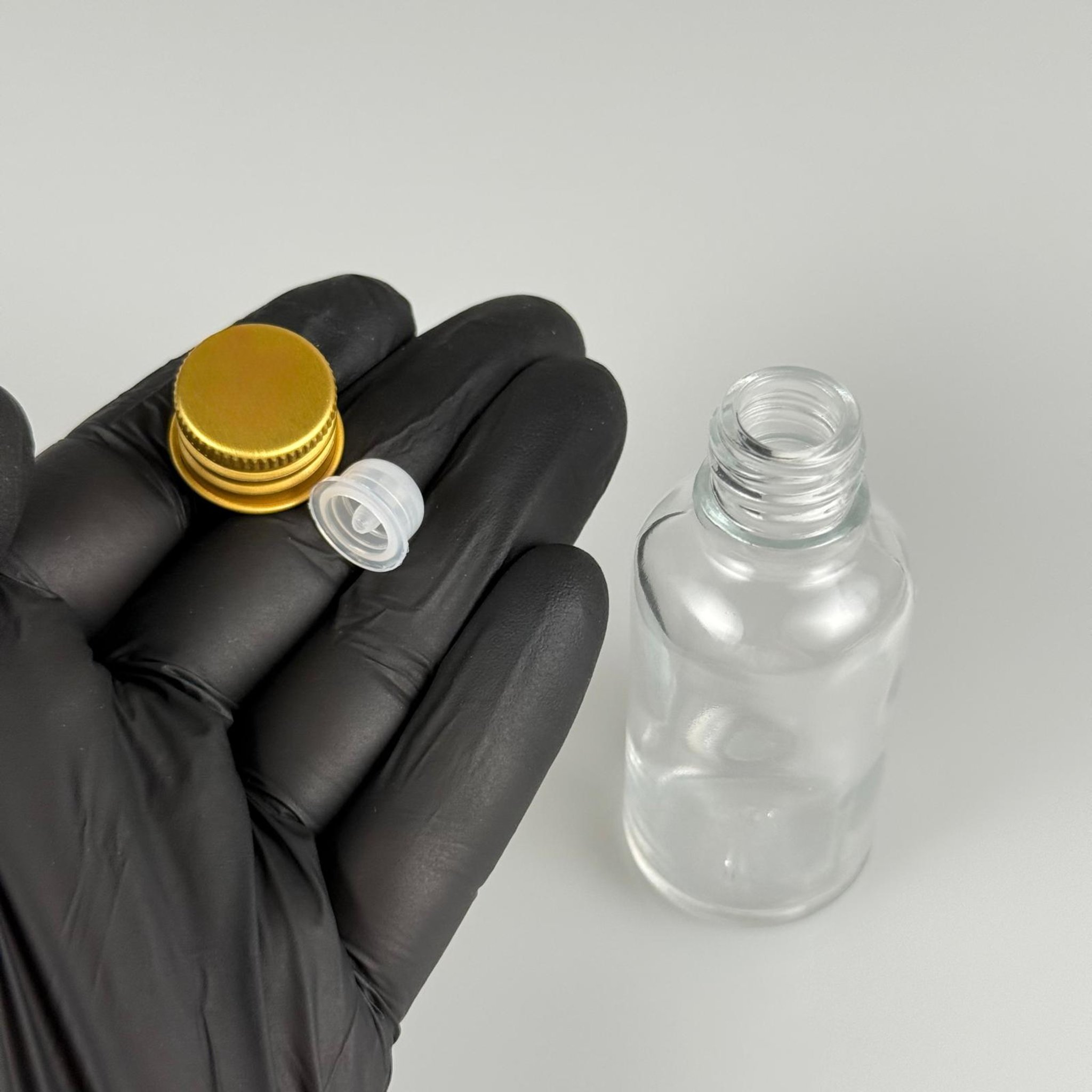 30 CC ŞEFFAF CAM ŞİŞE + KÖPÜK CONTALI GOLD ALÜMİNYUM METAL KAPAKLI + DAMLALIKLI KOLONYA TIPALI TAKIM - 30 ML ŞEFFAF CAM ŞİŞE