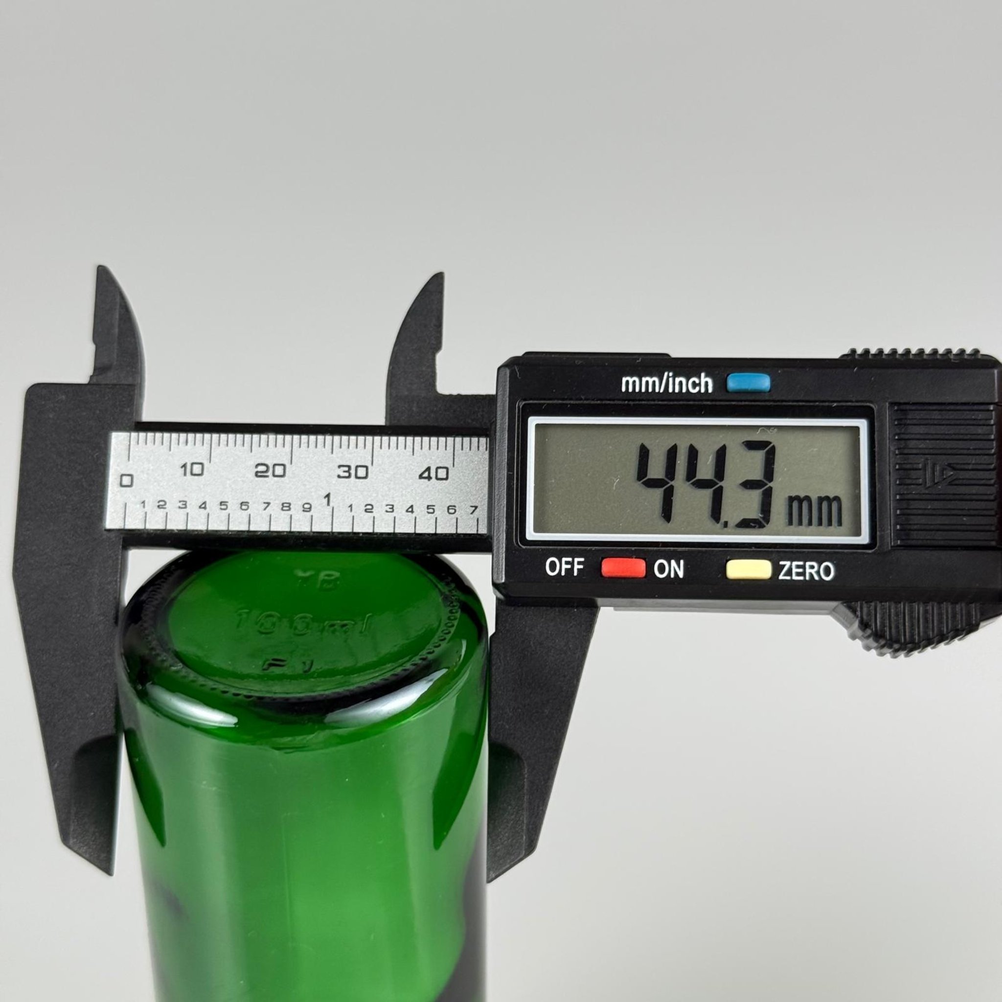 100 CC YEŞİL CAM ŞİŞE + KÖPÜK CONTALI GÜMÜŞ ALÜMİNYUM METAL KAPAKLI TAKIM - 100 ML YEŞİL CAM ŞİŞE